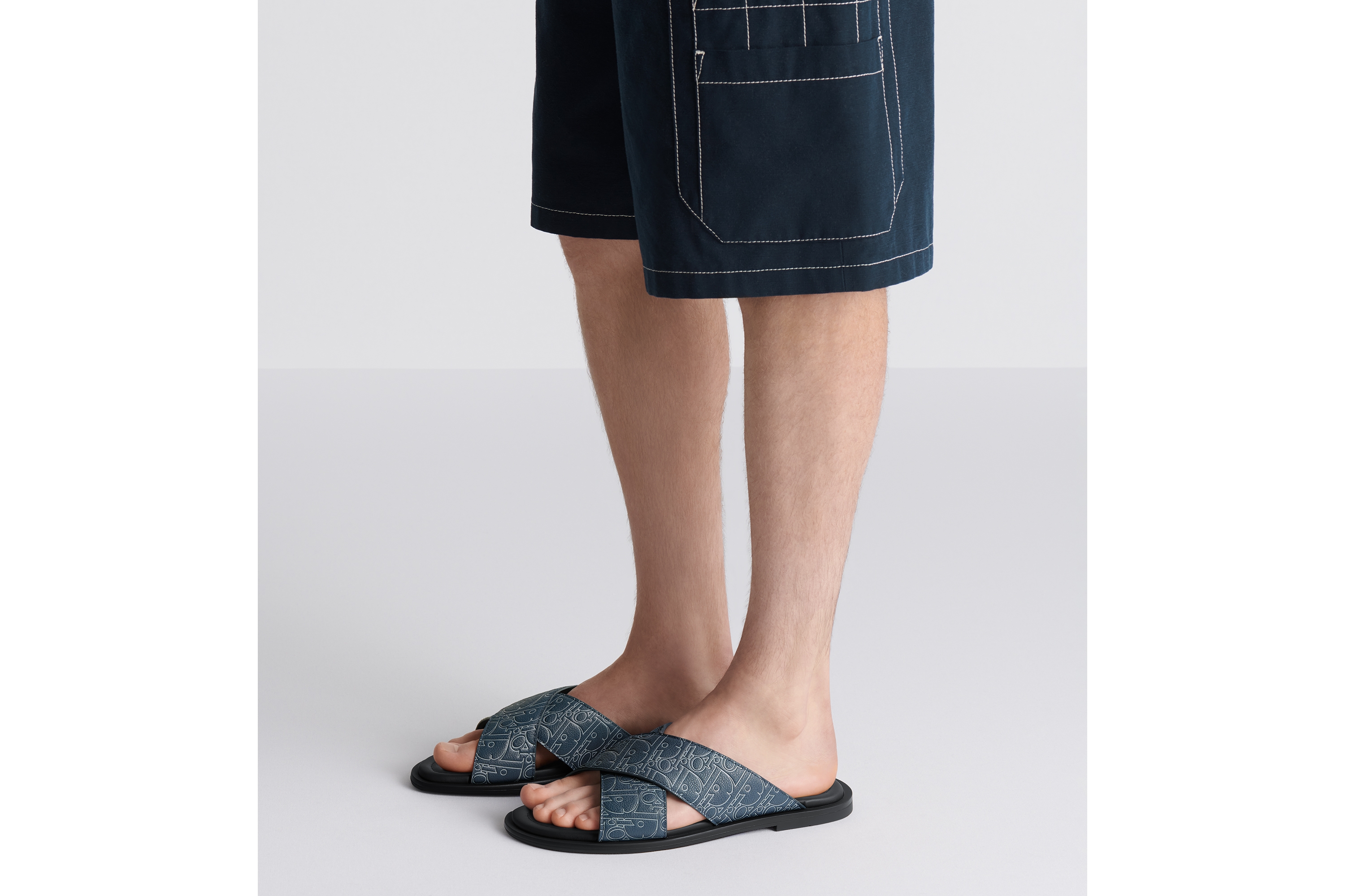 Look Dior Alias Sandal Navy Blue Dior Gravity Outline Leather E23