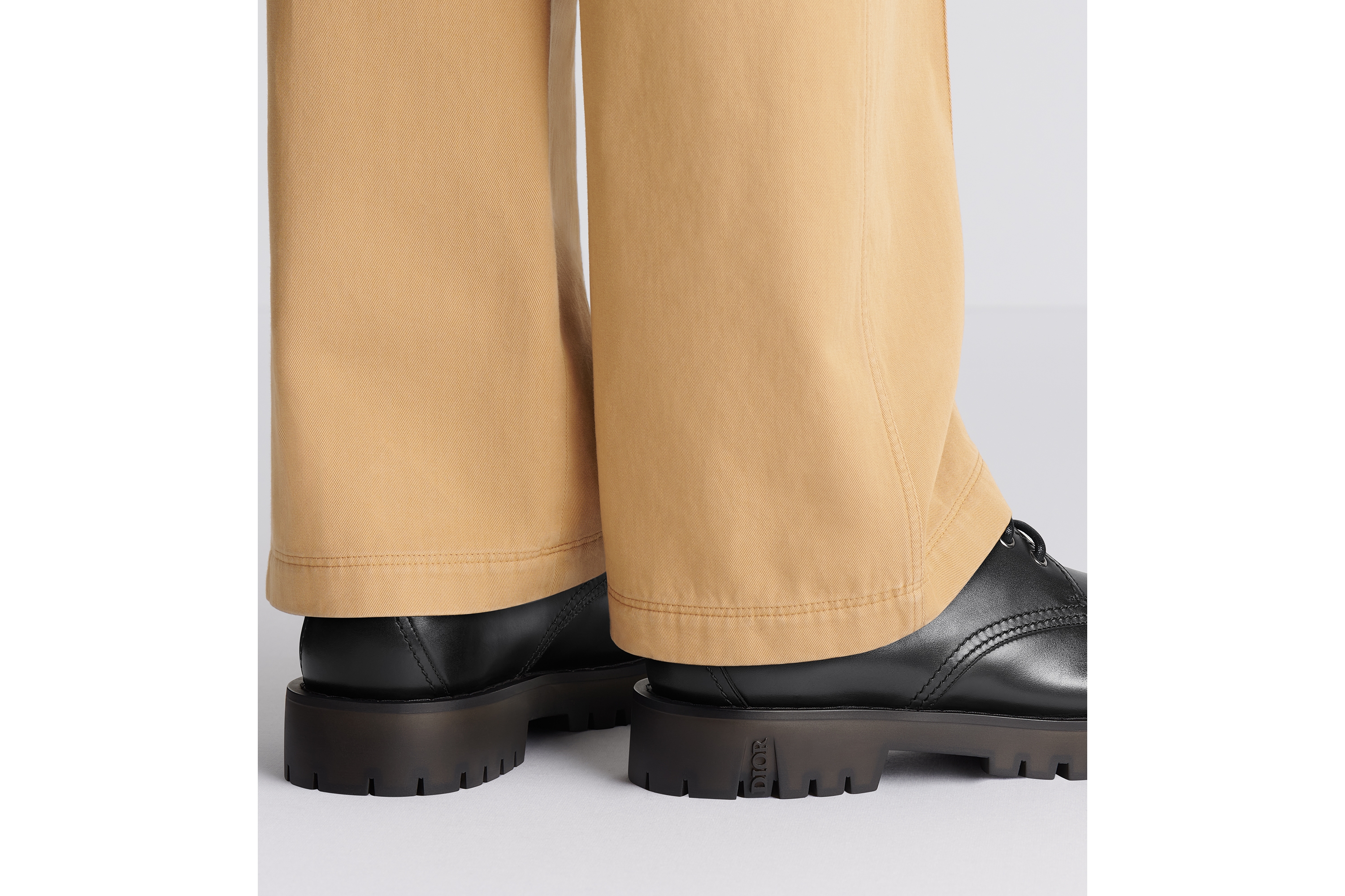 Look Dior Explorer III Derby Shoe Black Smooth Calfskin E24