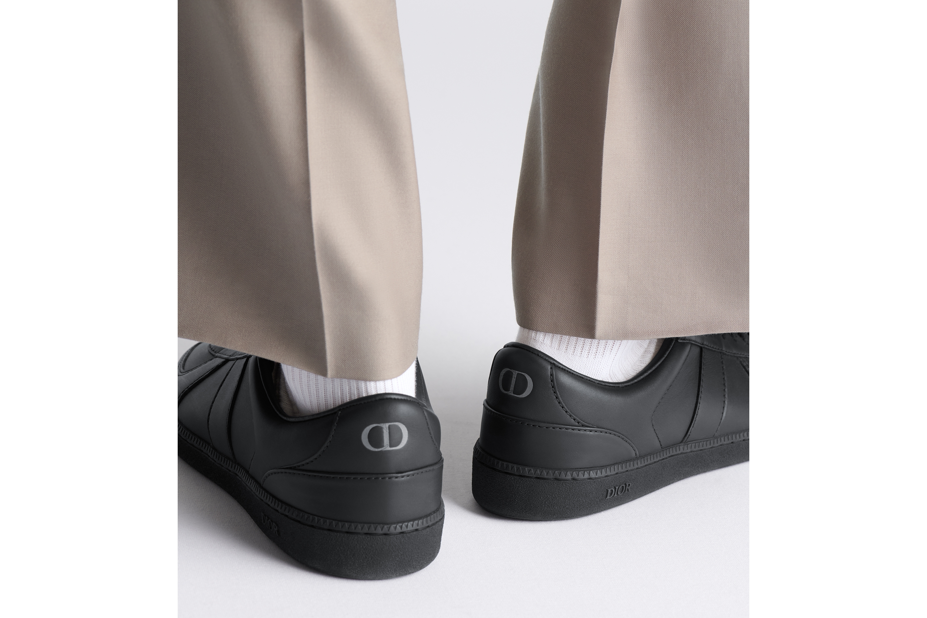 look_image_alt_prefix B01 Matchpoint 運動鞋 黑色光滑小牛皮 E25