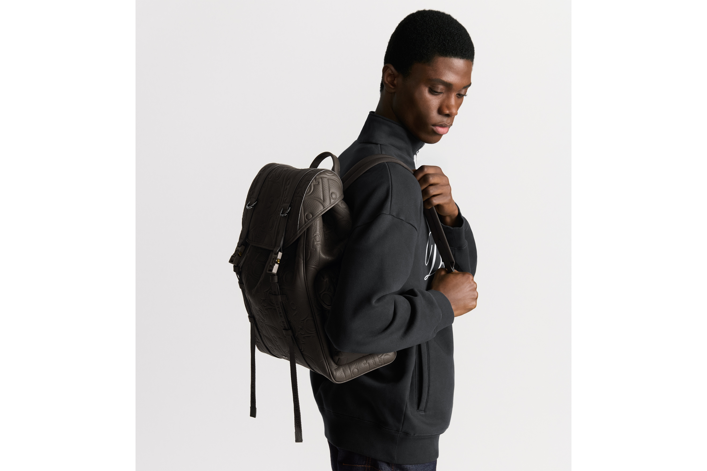 Look Dior Hit the Road Backpack with Flap Gray Dior Gravity Leather and Gray Grained Calfskin E19