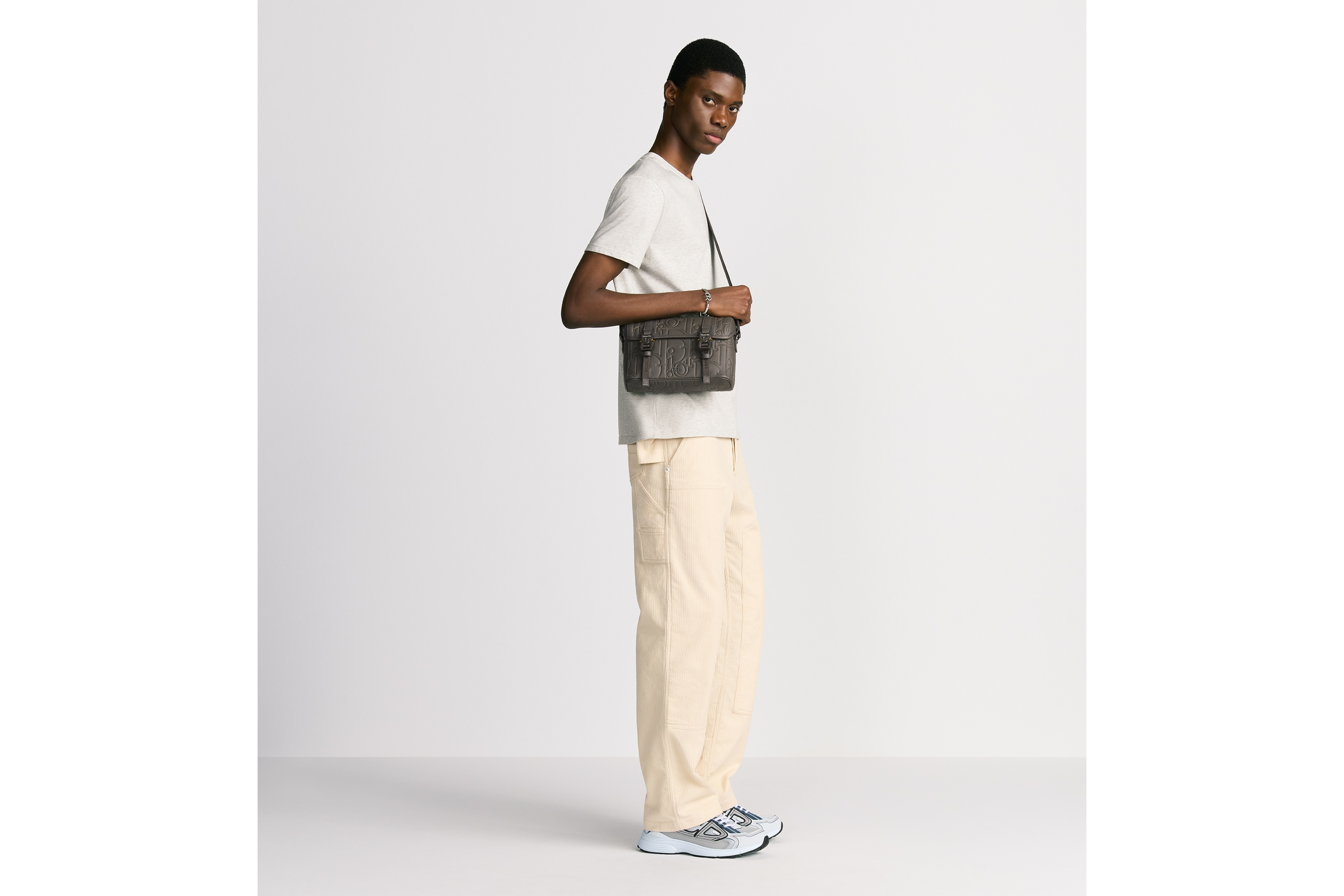 Look Dior Hit the Road Messenger Bag with Flap Gray Dior Gravity Leather and Gray Grained Calfskin E21