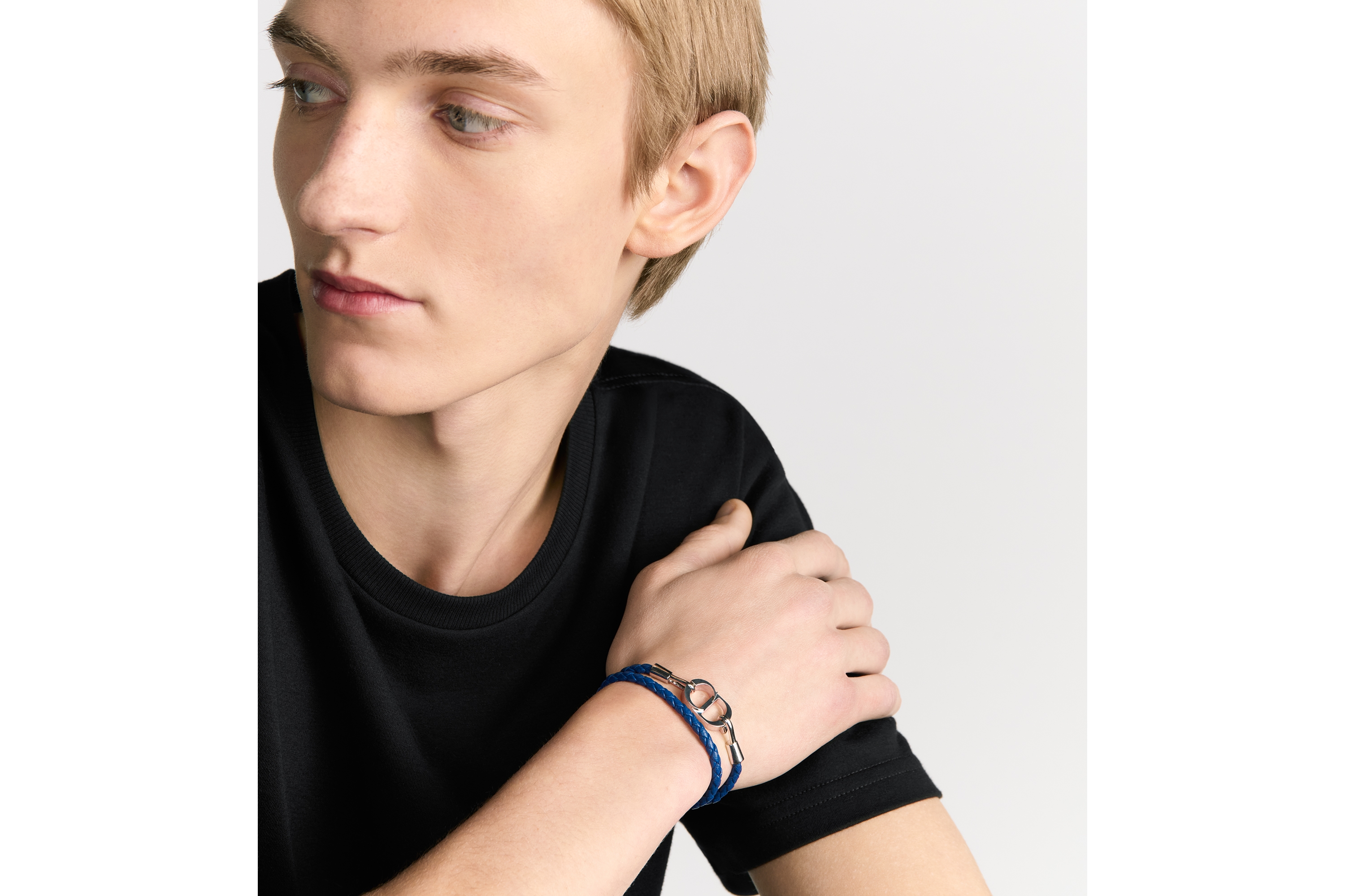 look_image_alt_prefix CD Icon Doppelarmband aus geflochtenem Leder Lammleder in Marineblau und Messing mit Silber-Finish E39