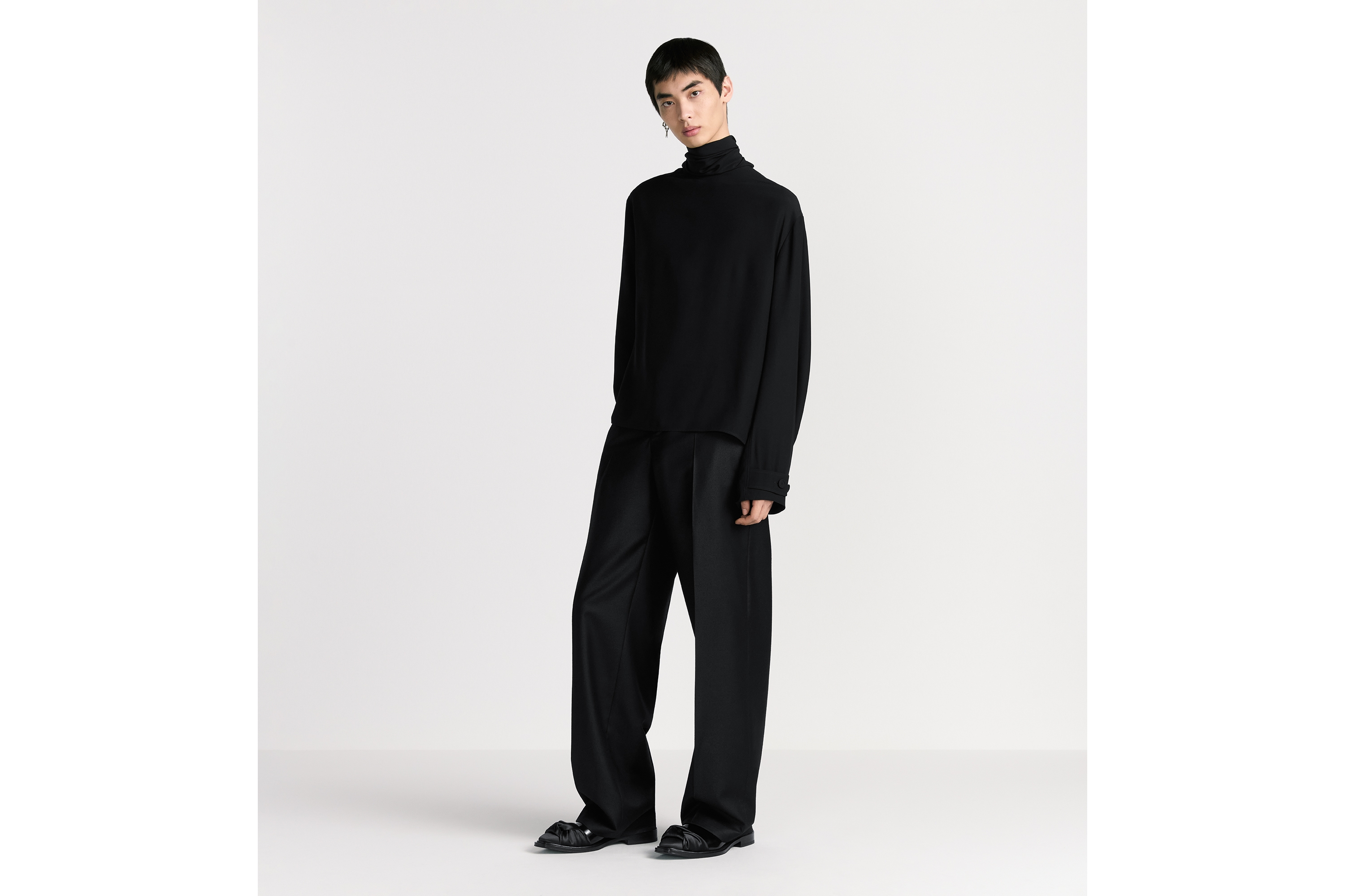 Shirt with Ascot on the Back