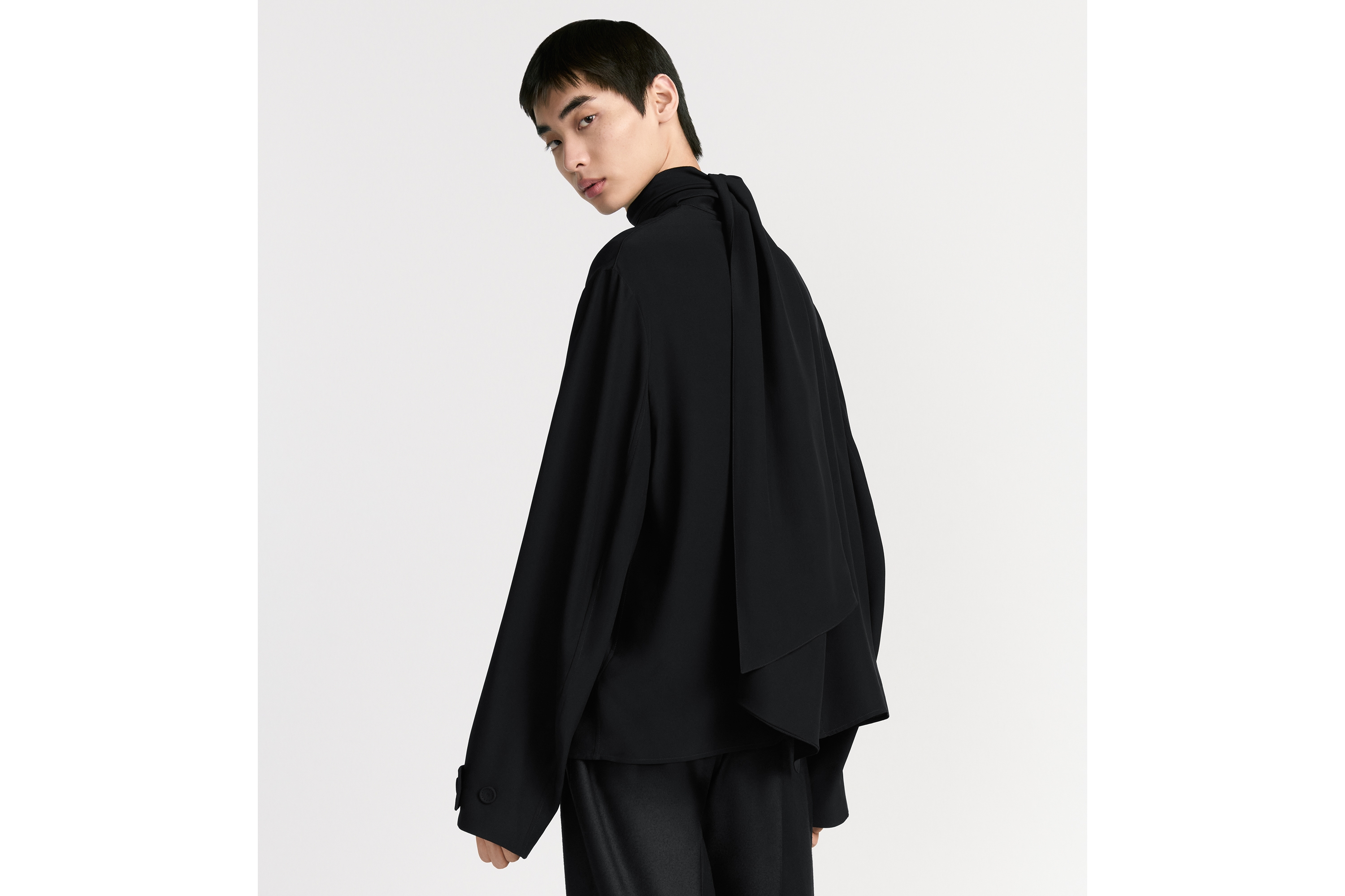 Shirt with Ascot on the Back