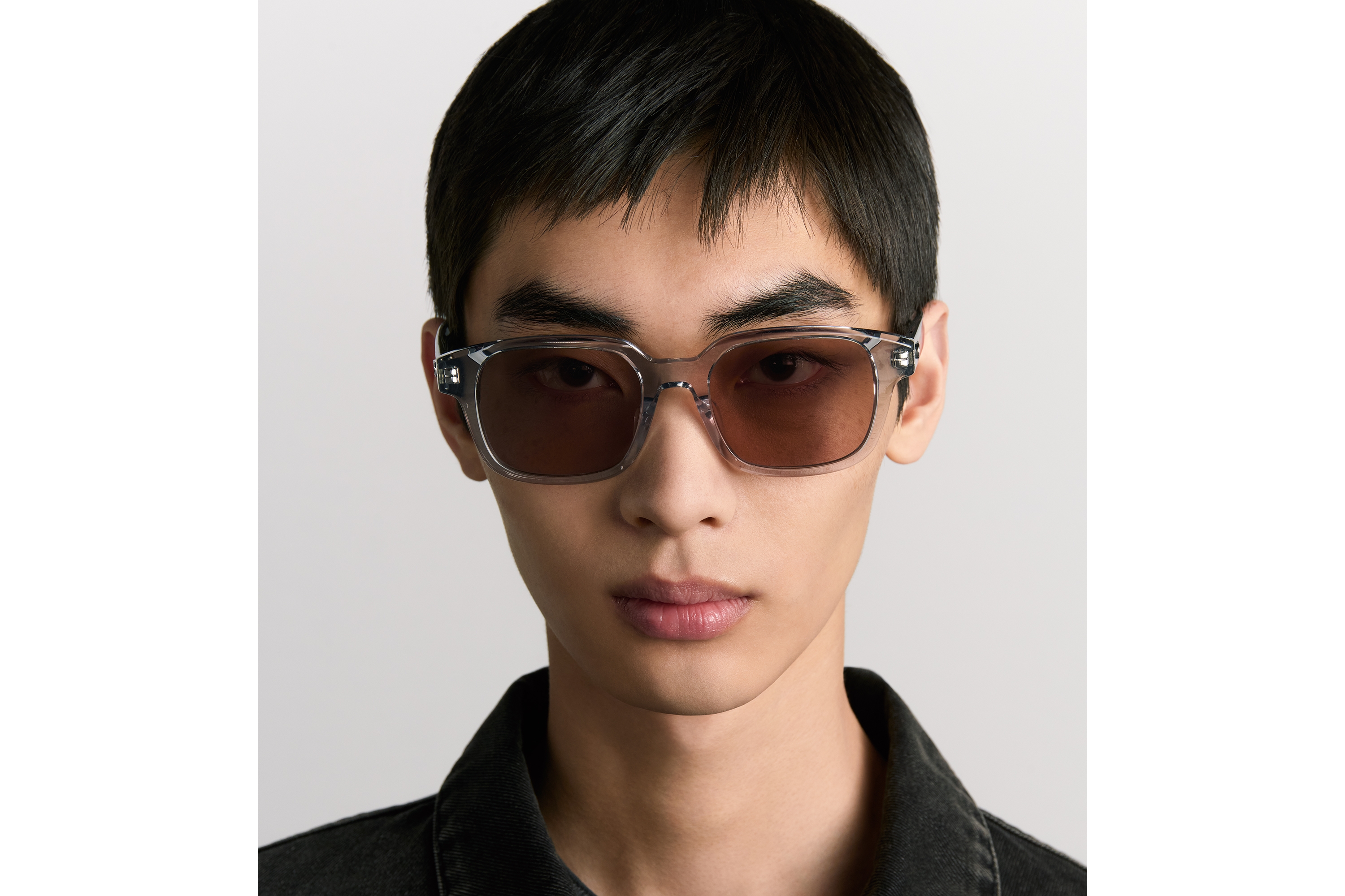 CD Icon S4F แว่นกันแดดทรงสี่เหลี่ยมจัตุรัสสีเทาใส E29