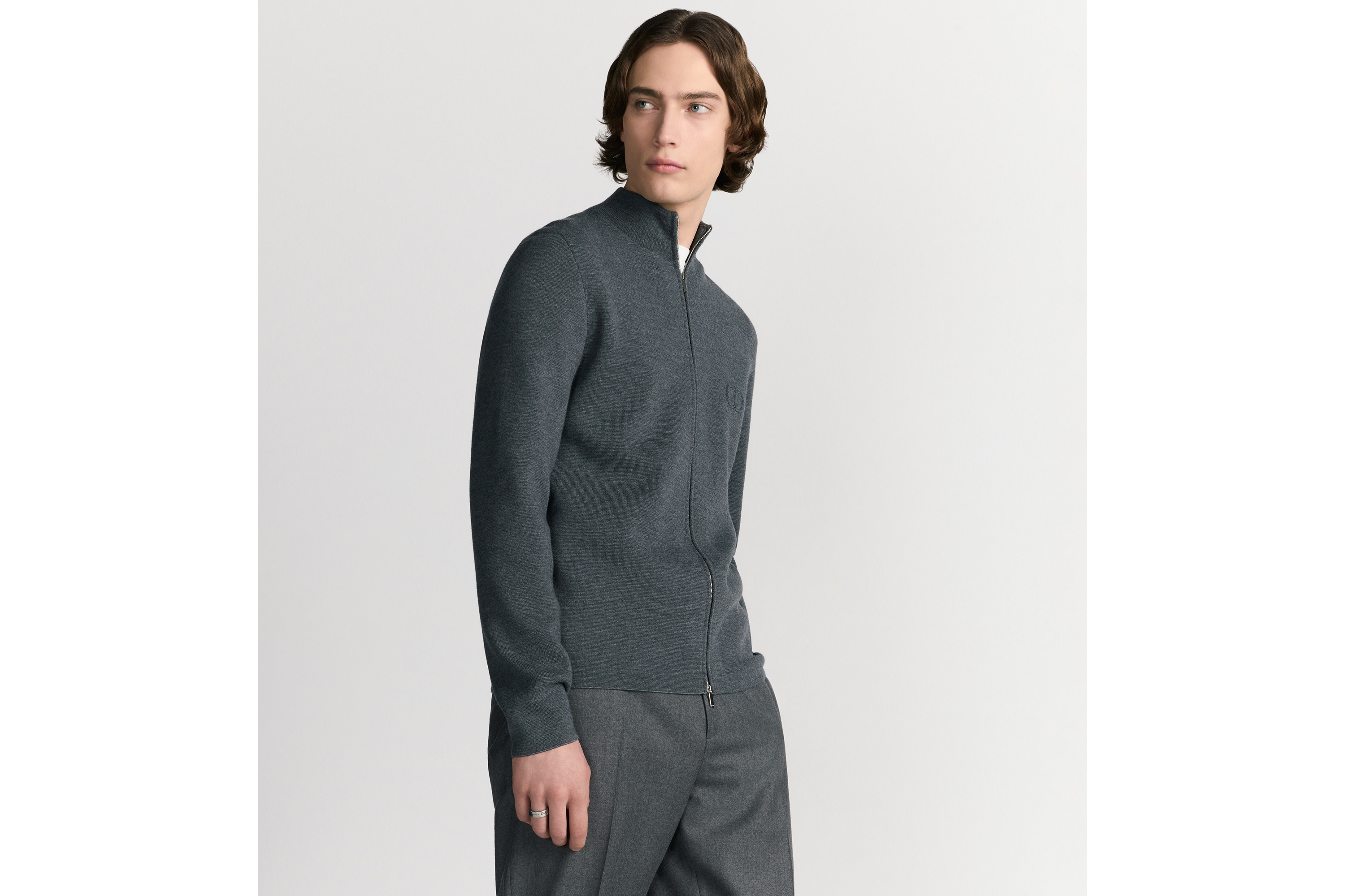 look_image_alt_prefix CD Icon 지퍼 스웨터 그레이 버진 울 푼토 밀라노 니트 E01