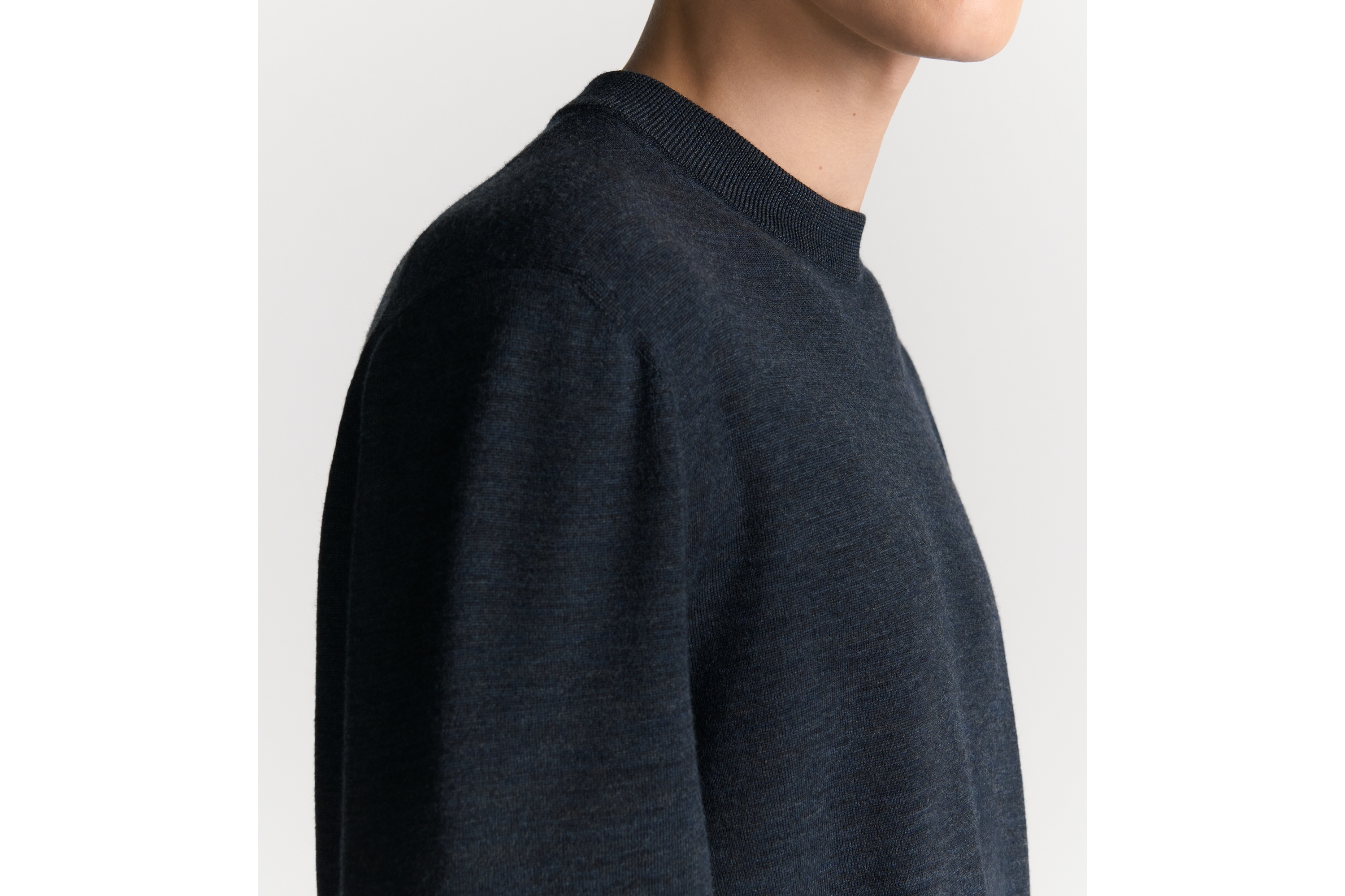 look_image_alt_prefix CD Icon-trui met ronde hals Metallic blauwe jersey van kasjmier E10