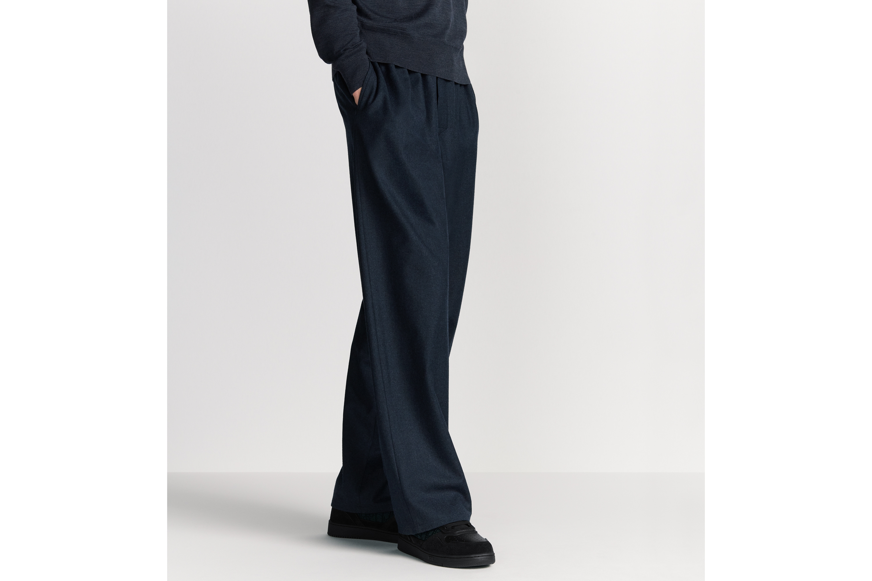 กางเกงขายาวทรงพลิ้ว ผ้าสักหลาดวูลเวอร์จินสีน้ำเงิน E13