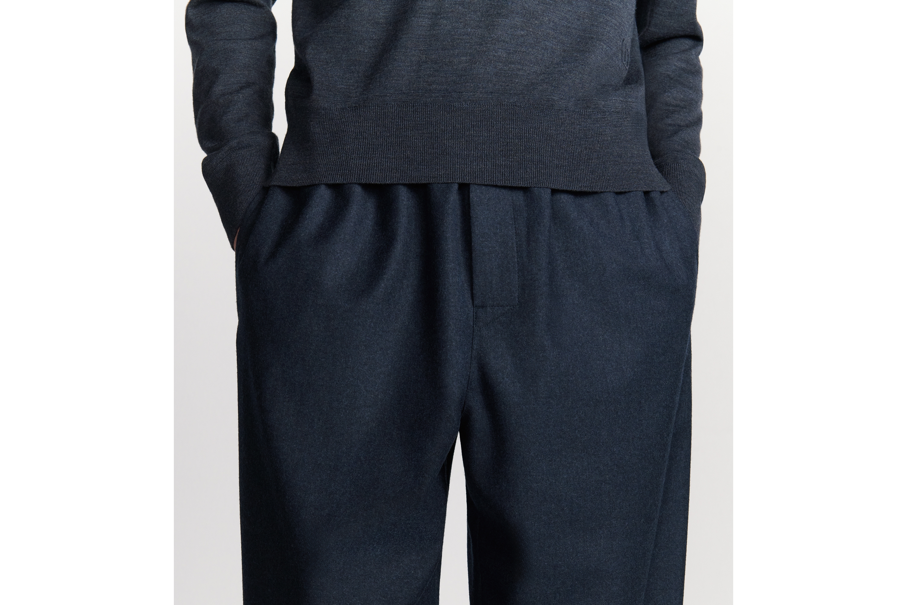 look_image_alt_prefix 플로윙 팬츠 블루 버진 울 플란넬 E16