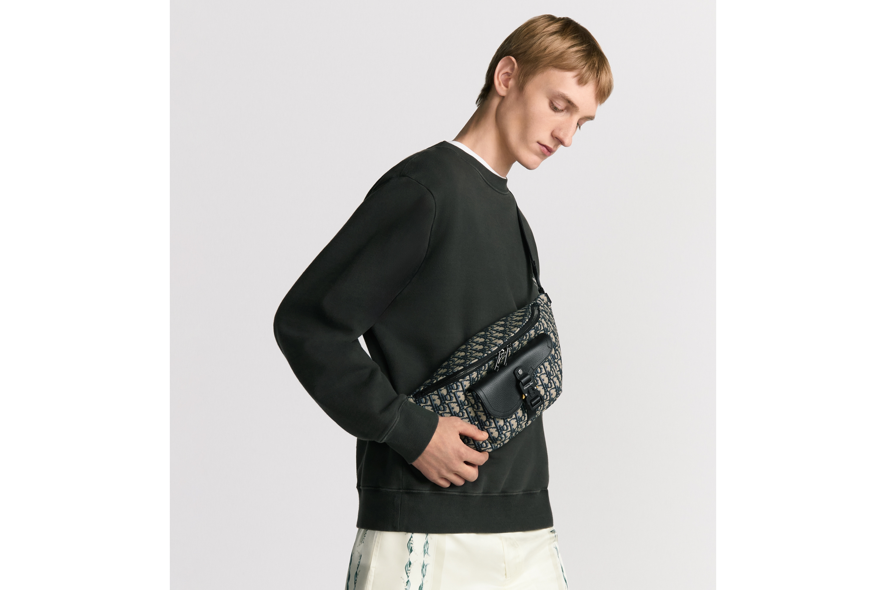 Look Saddle Belt Bag Beige and Black Dior Oblique Jacquard with Black Grained Calfskin E19