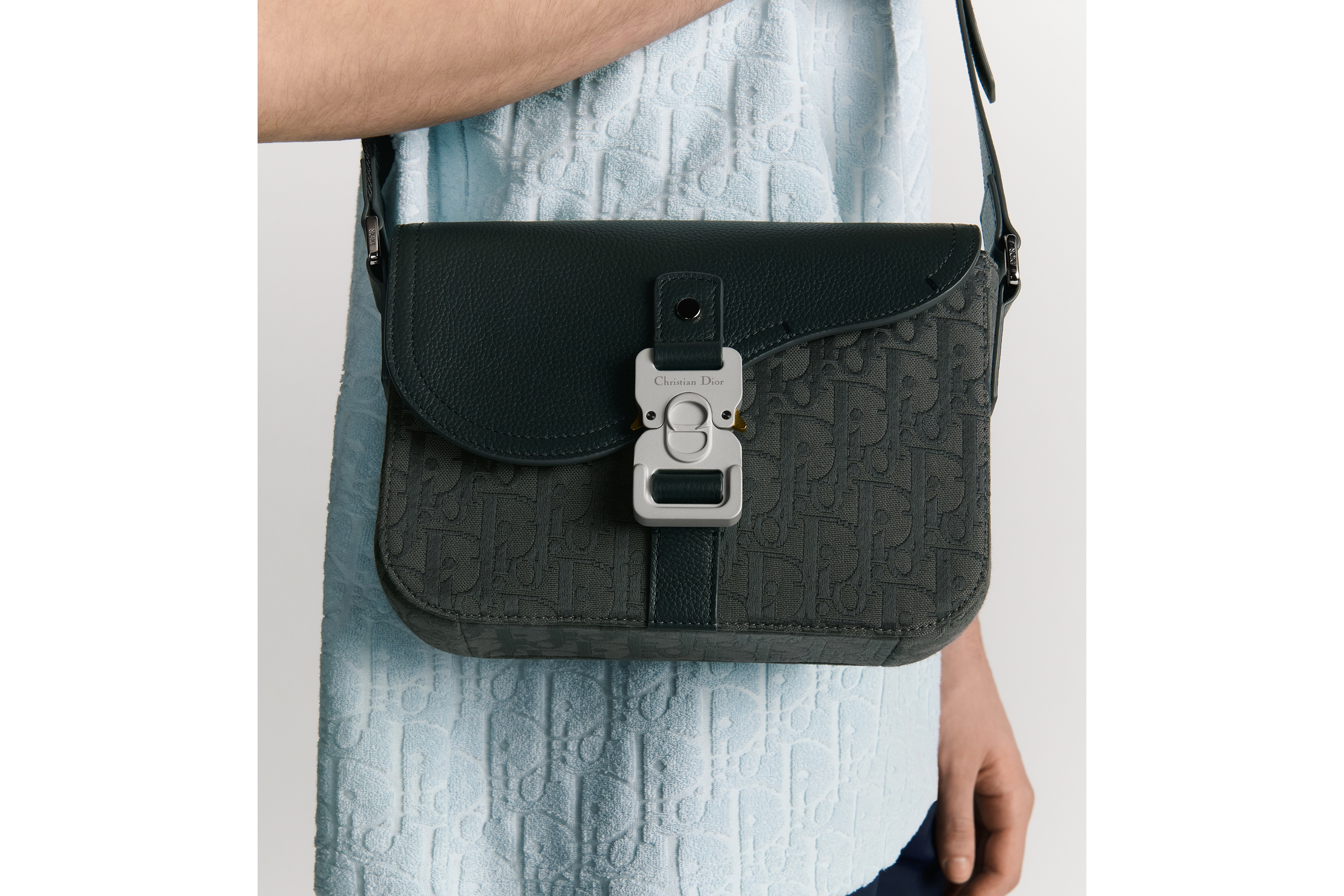 Look Small Saddle Messenger Bag with Flap Anthracite Gray Dior Oblique Canvas and Anthracite Gray Grained Calfskin E20