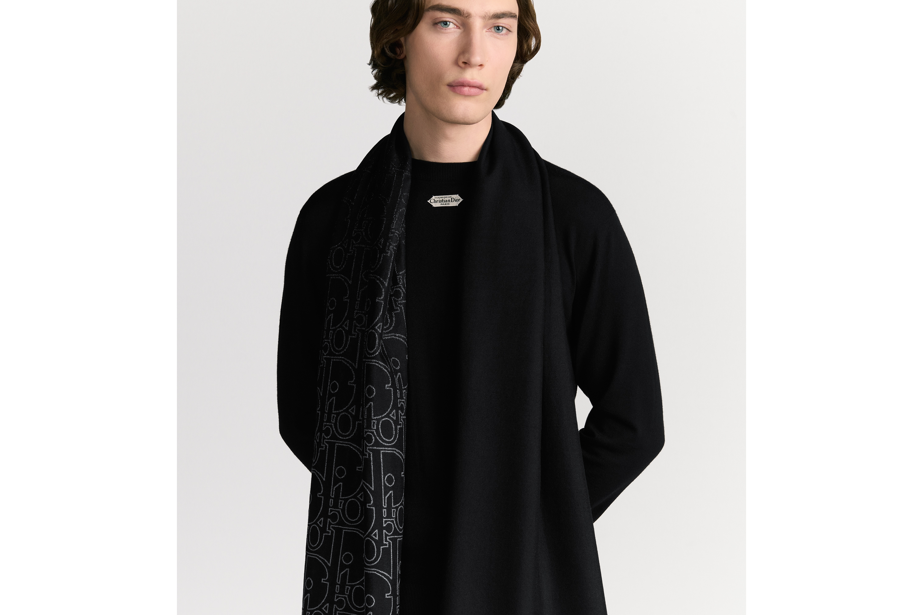 Look Gradient Dior Gravity Scarf Black and Gray Wool and Silk E32