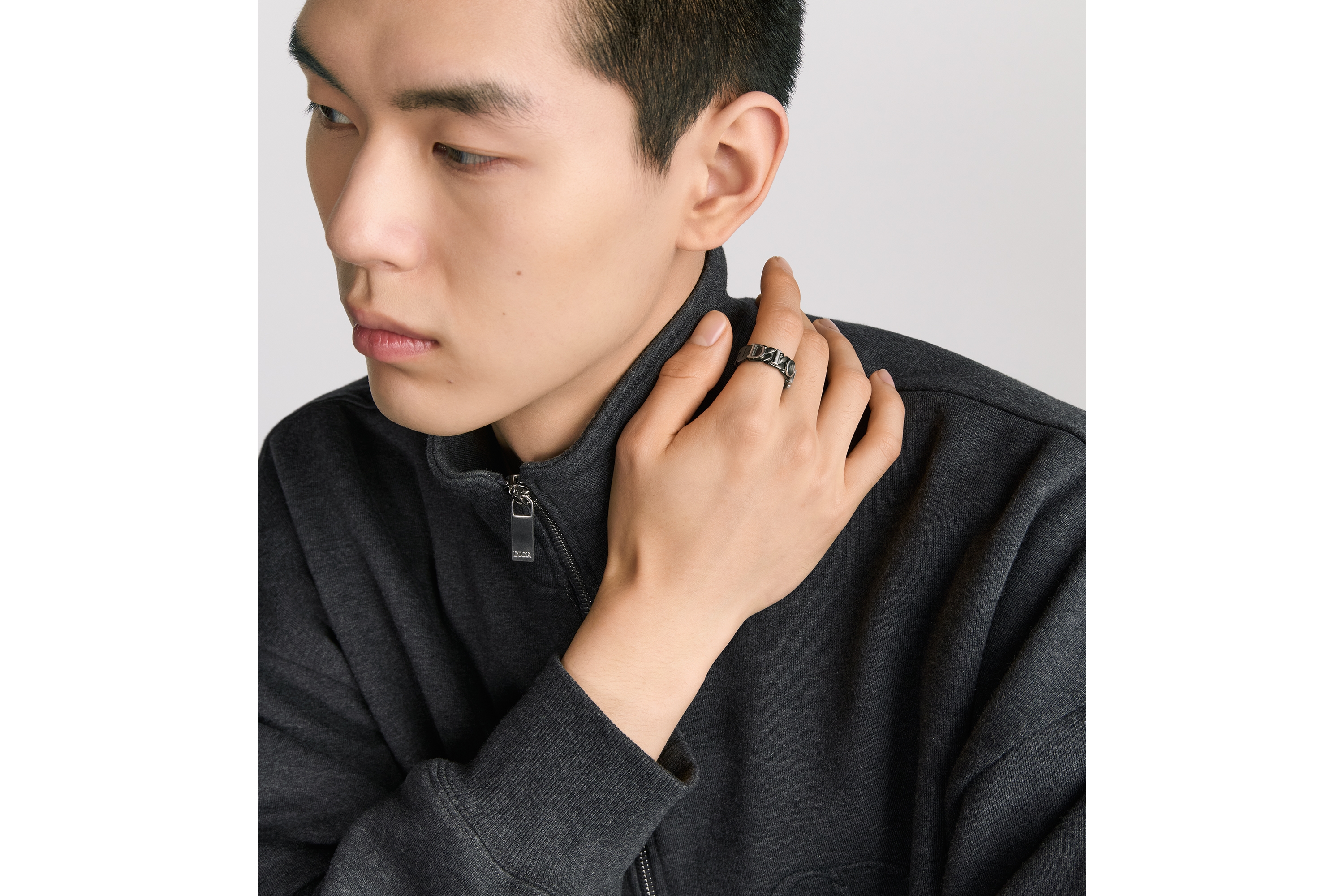 Look Dior Contrast Chain Link Ring Ruthenium-Finish Silver and Sterling Silver E39