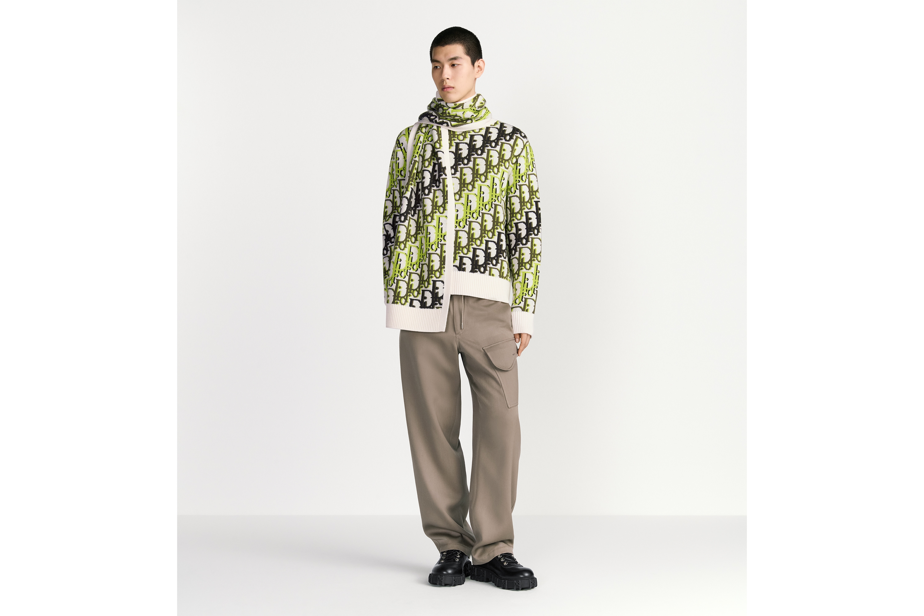 クリスチャンディオール ウール オブリーク柄 ニットマフラー ベージュ クリスチャンディオール ウール オブリーク柄 ニットマフラー ベージュ