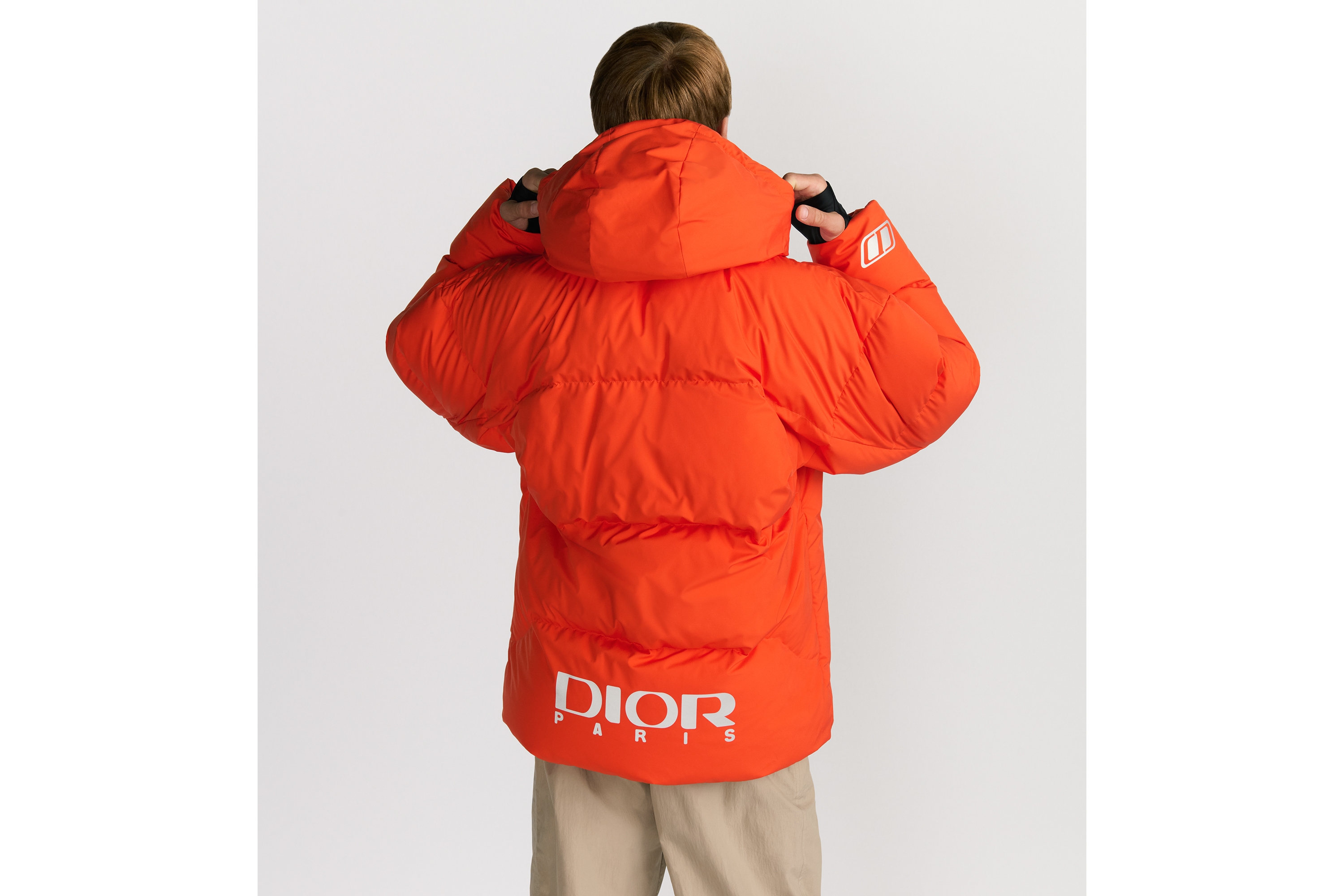 look_image_alt_prefix DIOR AND DESCENTE-donsjas met capuchon Oranje technische stof E03