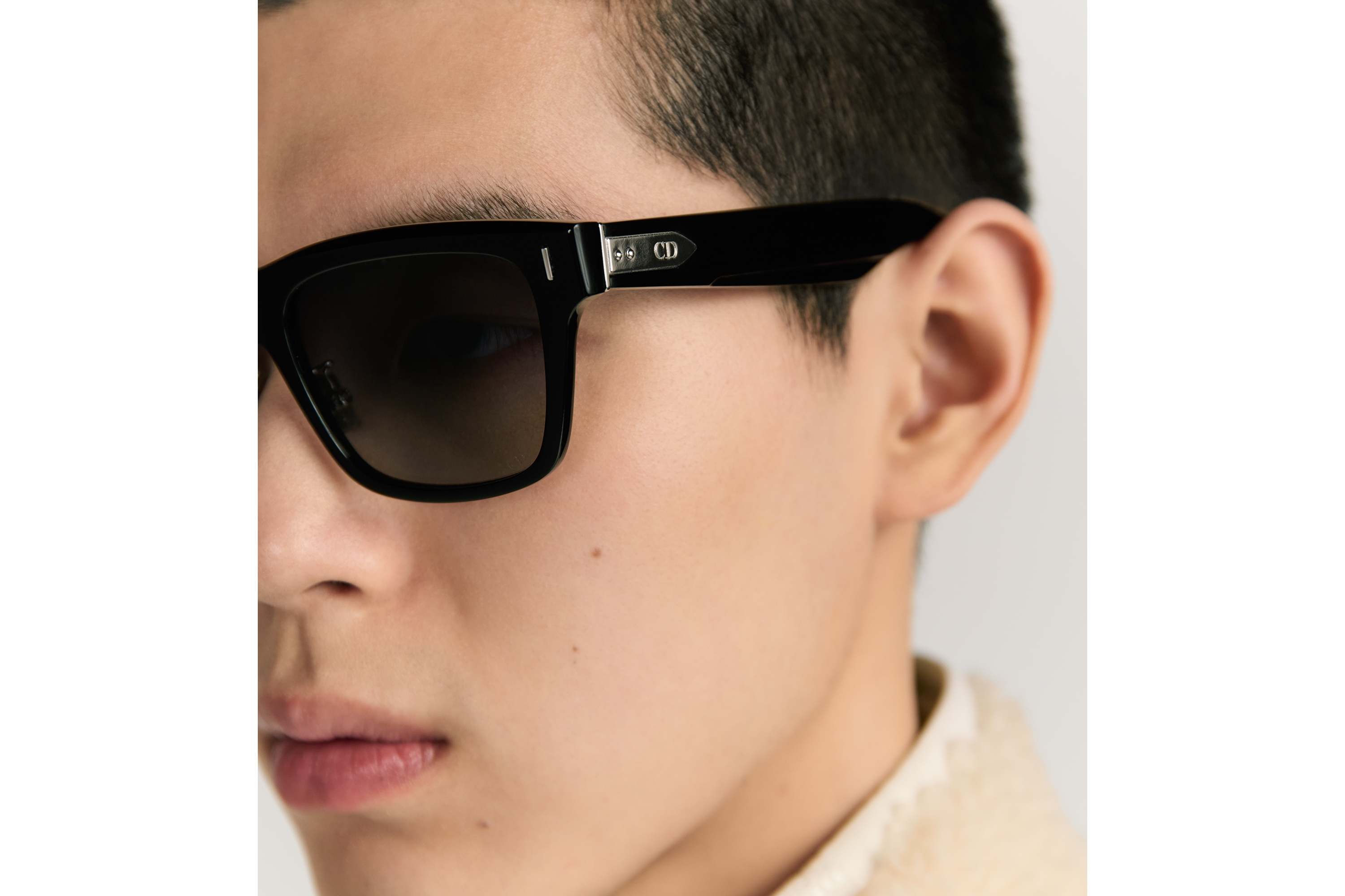 DiorTailoring S1F แว่นตากันแดดทรงสี่เหลี่ยมสีดํา E30