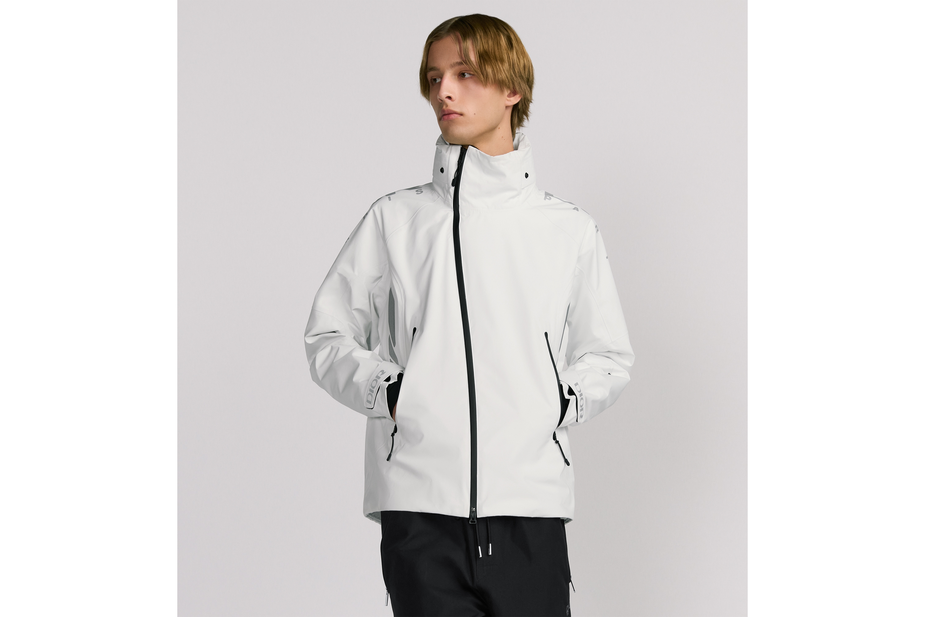 Look Parka de ski DIOR AND DESCENTE Tissu technique blanc E04