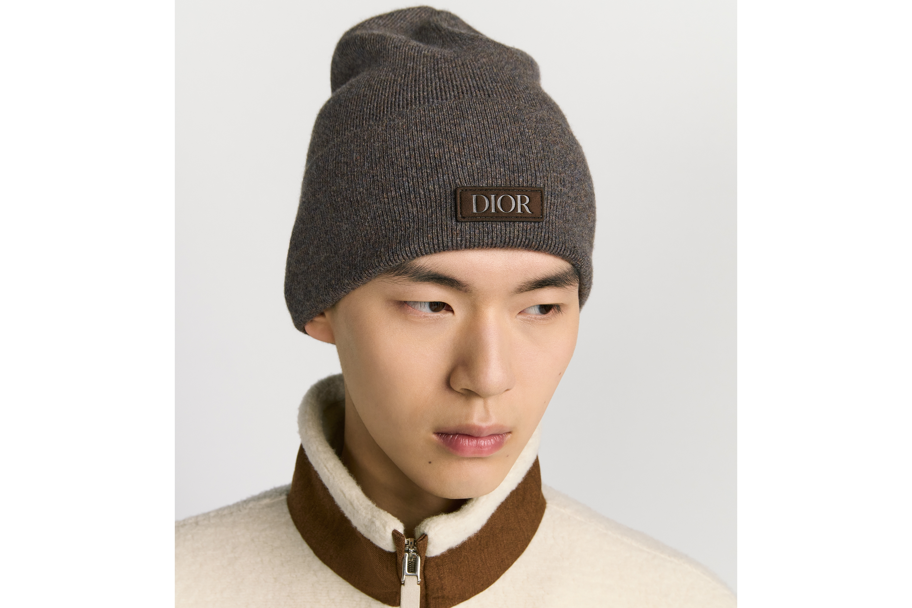 look_image_alt_prefix Dior Icons 軟帽 灰色羊絨 E26