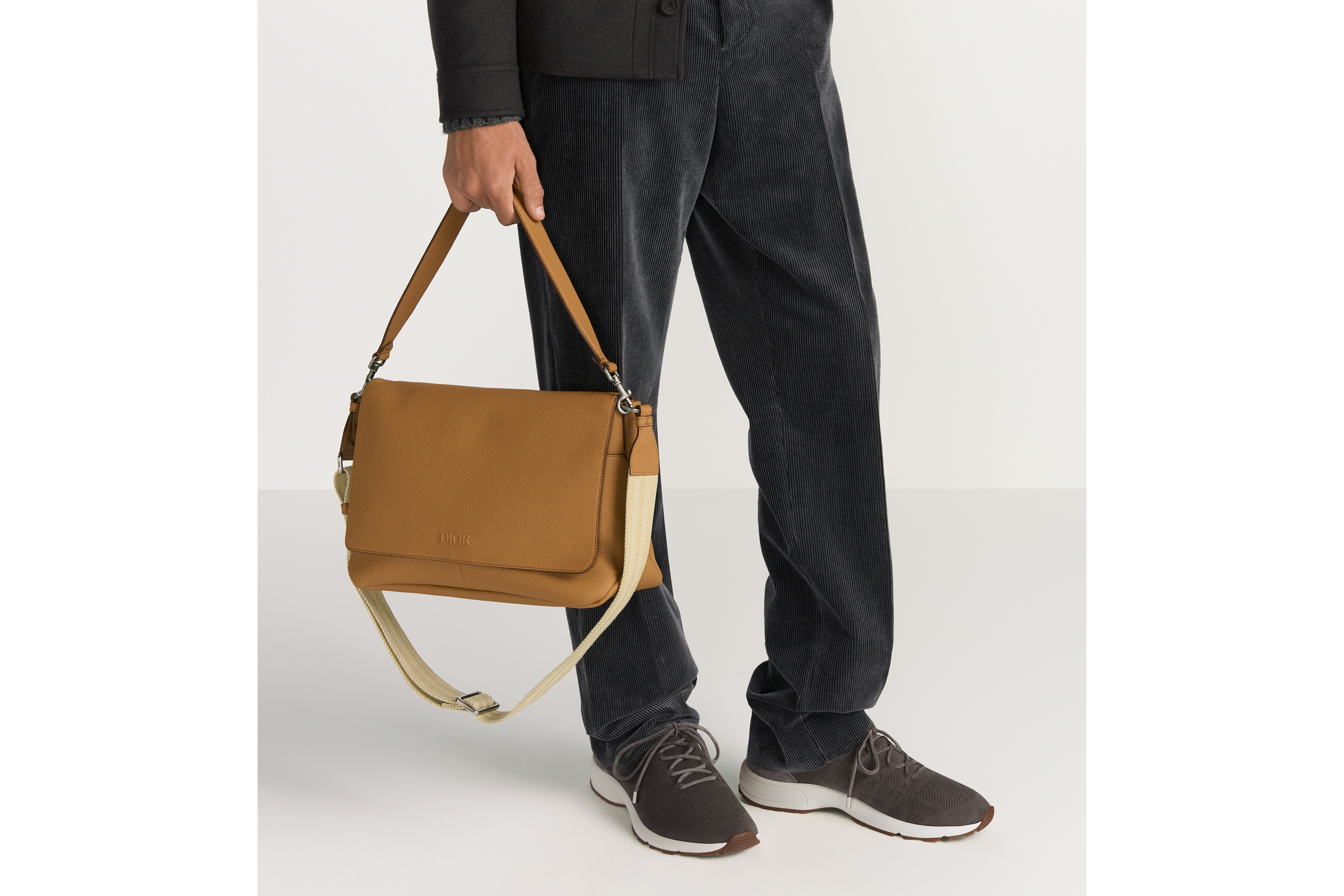 look_image_alt_prefix Borsa messenger con pattina Dior Privé Pelle di vitello Dior Icons marrone E20