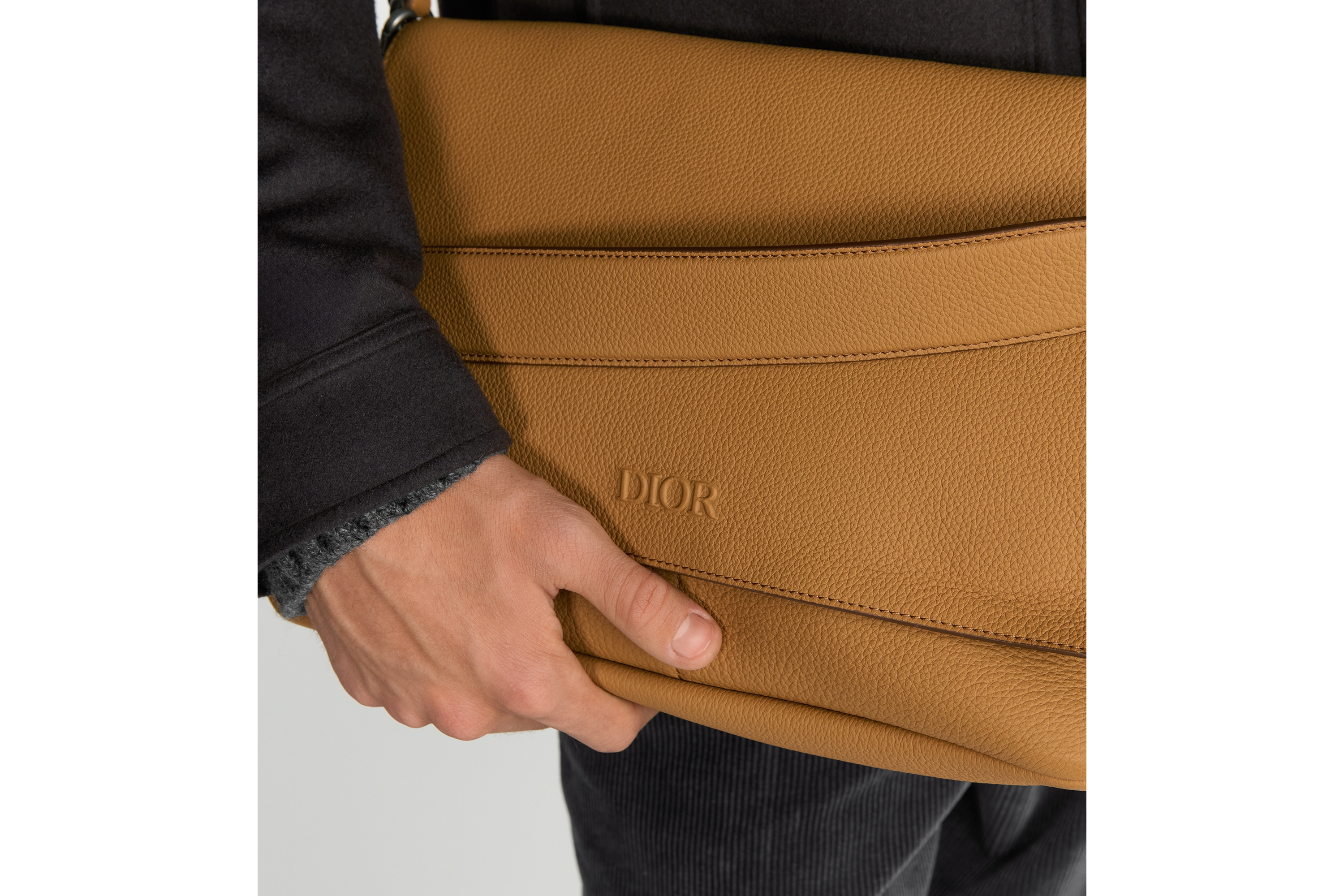 look_image_alt_prefix Borsa messenger con pattina Dior Privé Pelle di vitello Dior Icons marrone E22