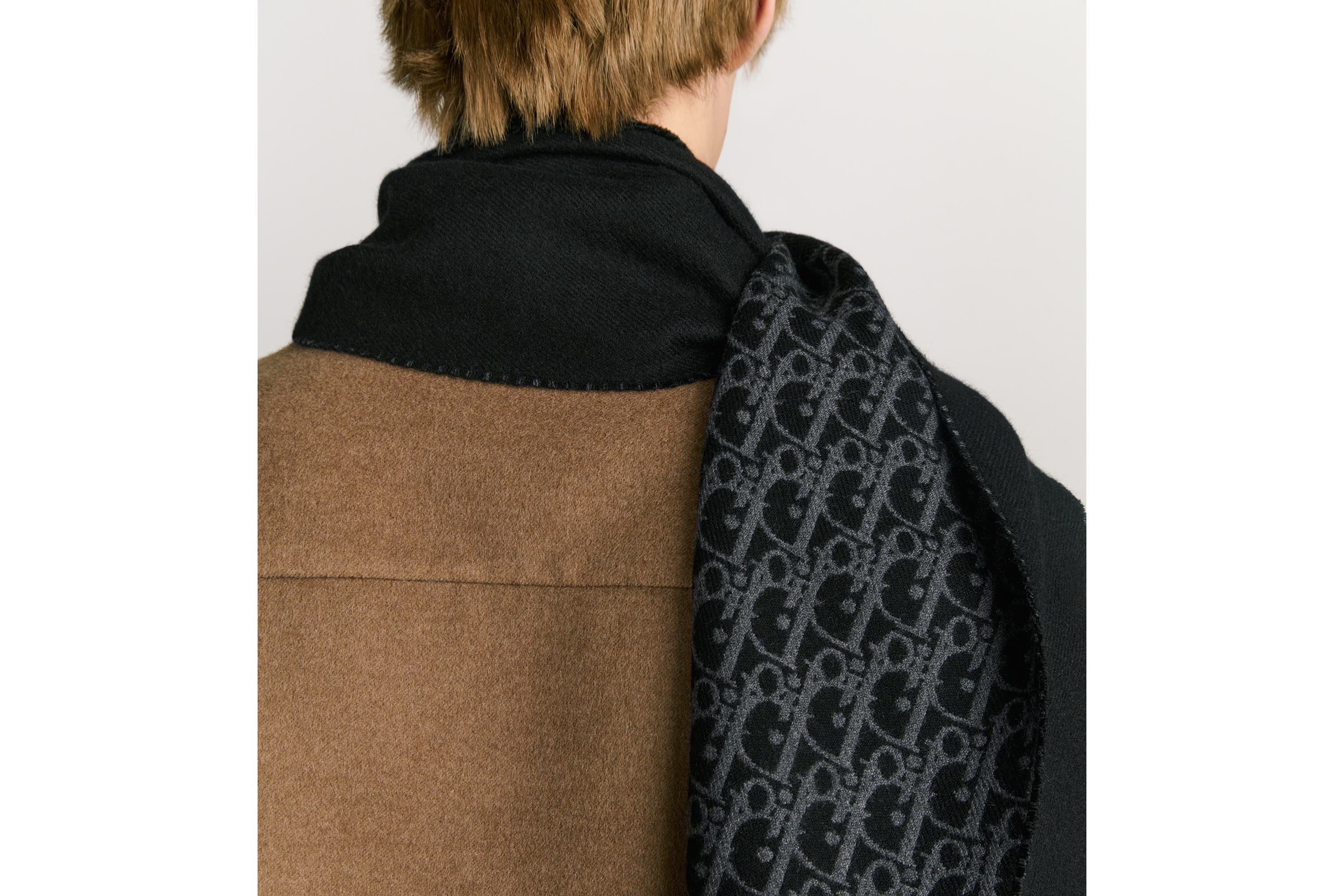 look_image_alt_prefix Sciarpa Dior Oblique double face Lana e cachemire neri e grigio scuro E33