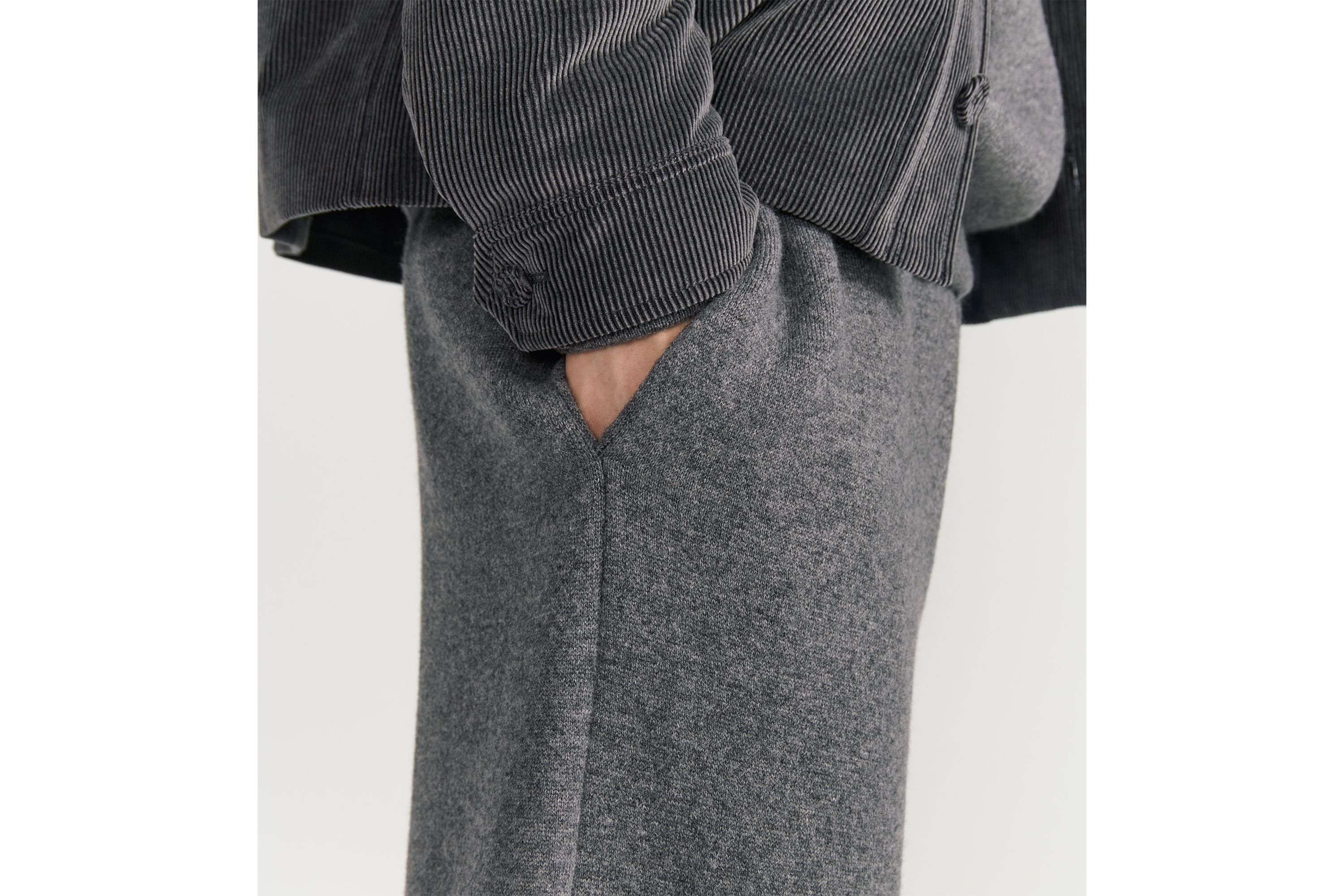 look_image_alt_prefix Pantaloni sportivi Dior Icons Cachemire double face grigio E16