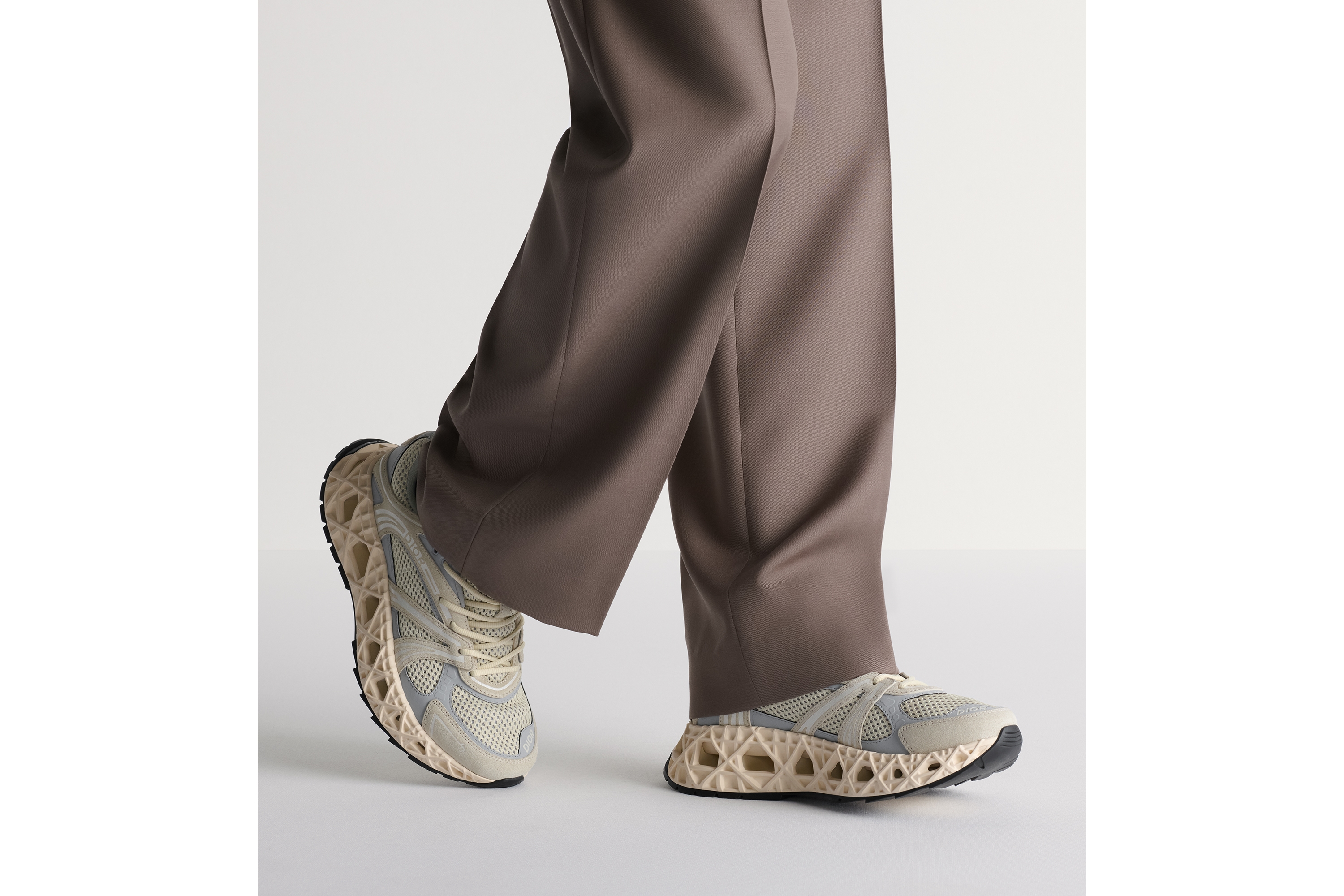 Sneaker B35 NXXT Ante crema, tejido técnico gris y tejido técnico de malla crema E23