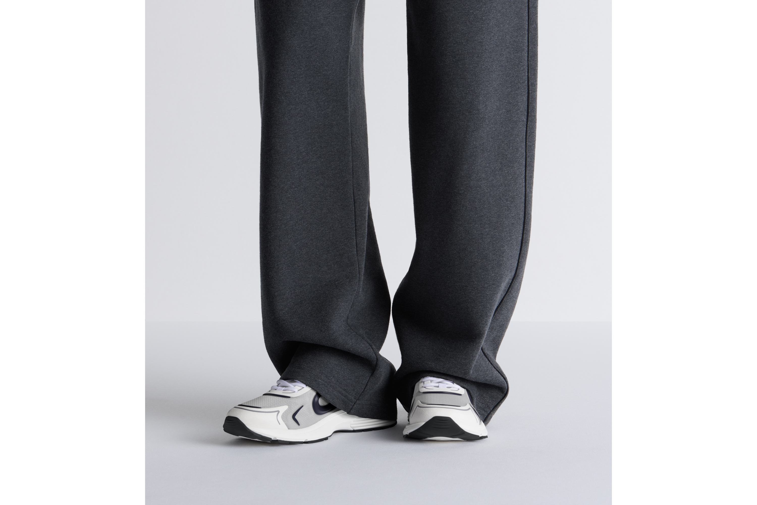 look_image_alt_prefix Sneaker B30 Countdown Tech Nylon N3O semitransparente branco, tecido técnico branco e cinza e borracha azul-marinho E23