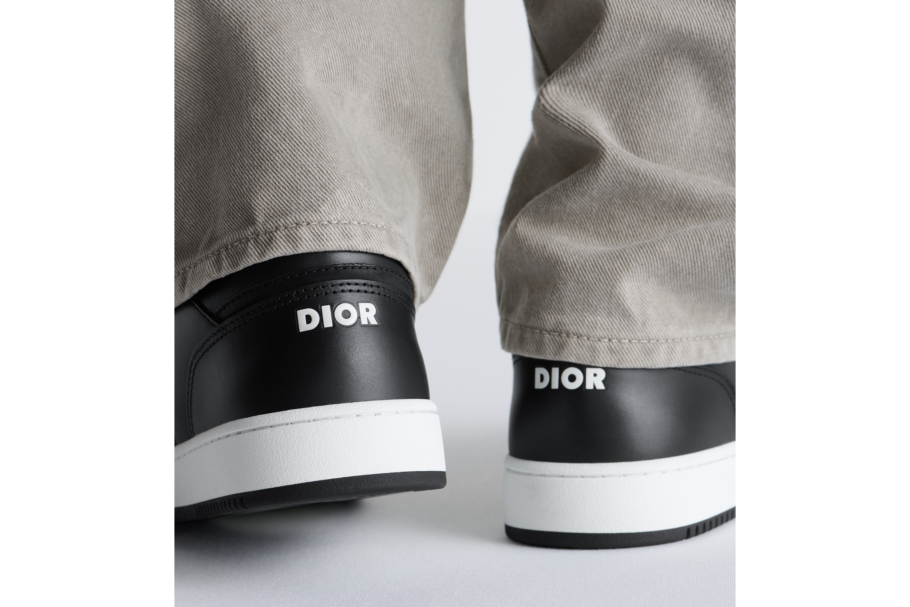 Look B27 Uptown Low-Top Sneaker Black Smooth Calfskin with Silver-Tone Metallic Black Dior Oblique Jacquard E24