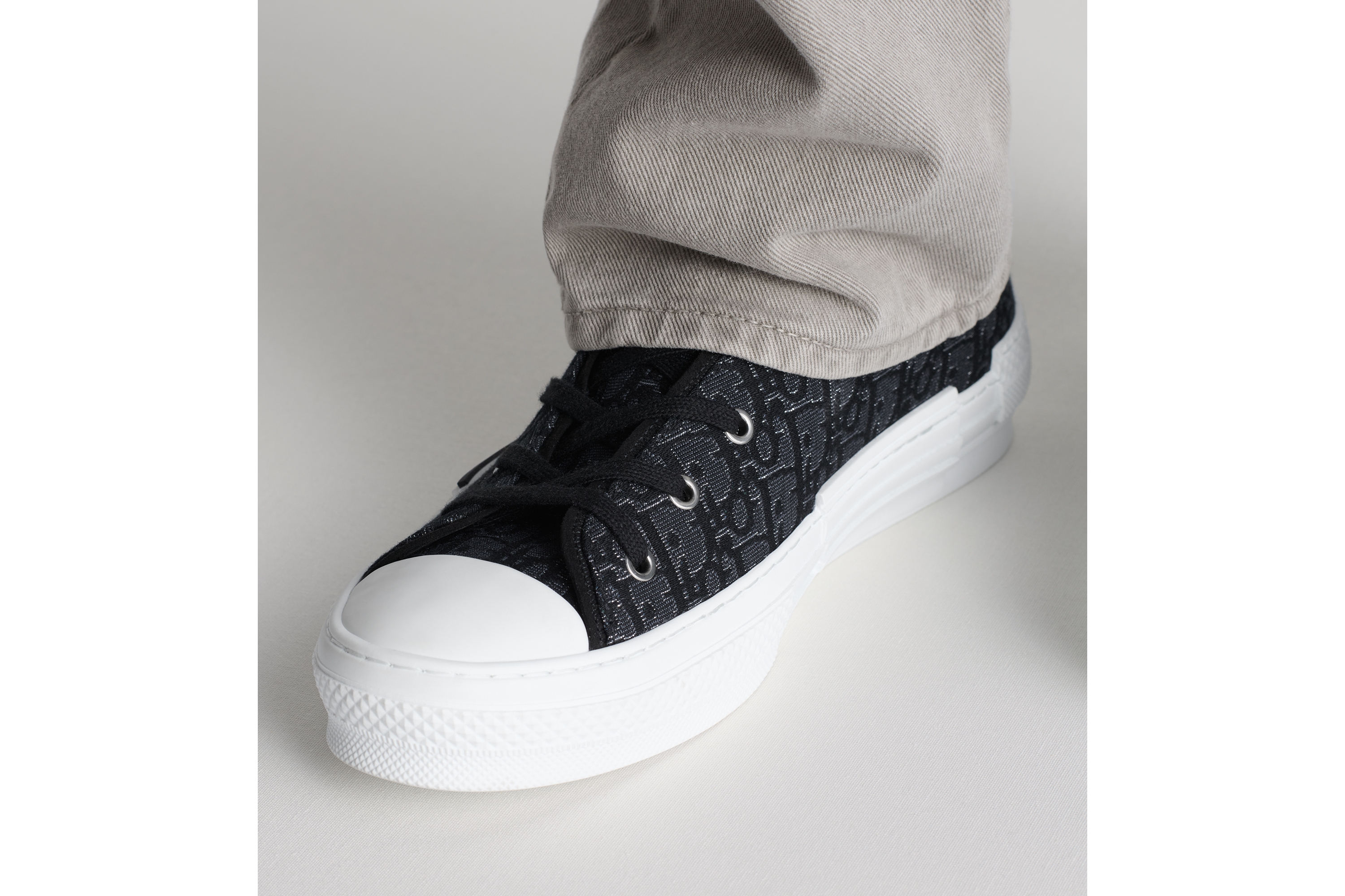 Look B23 League High-Top Sneaker Silver-Tone Metallic Black Dior Oblique Jacquard E24