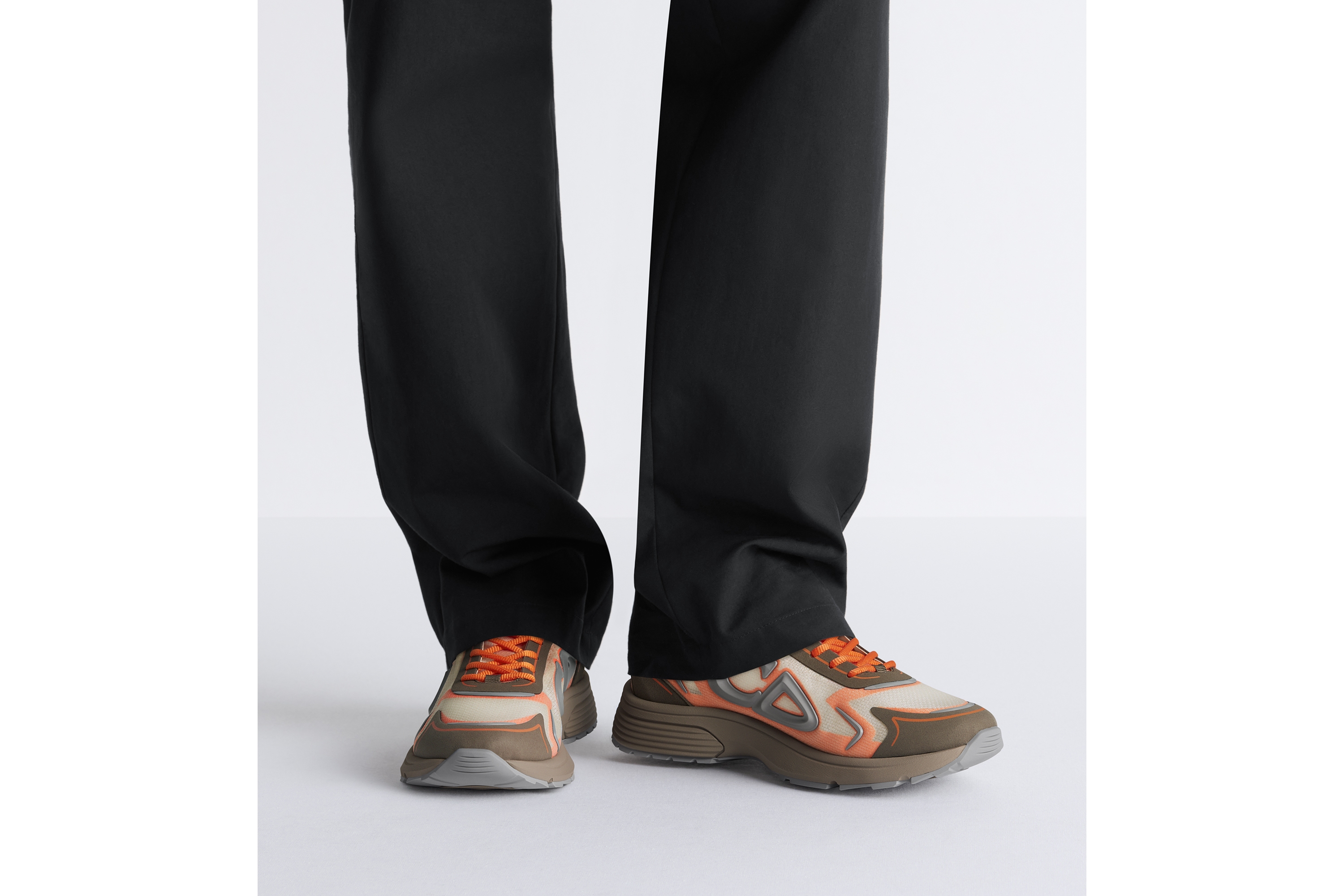 look_image_alt_prefix Sneaker B30 Countdown Tech Nylon N3O semitransparente bege, tecido técnico marrom e laranja e borracha cinza E23