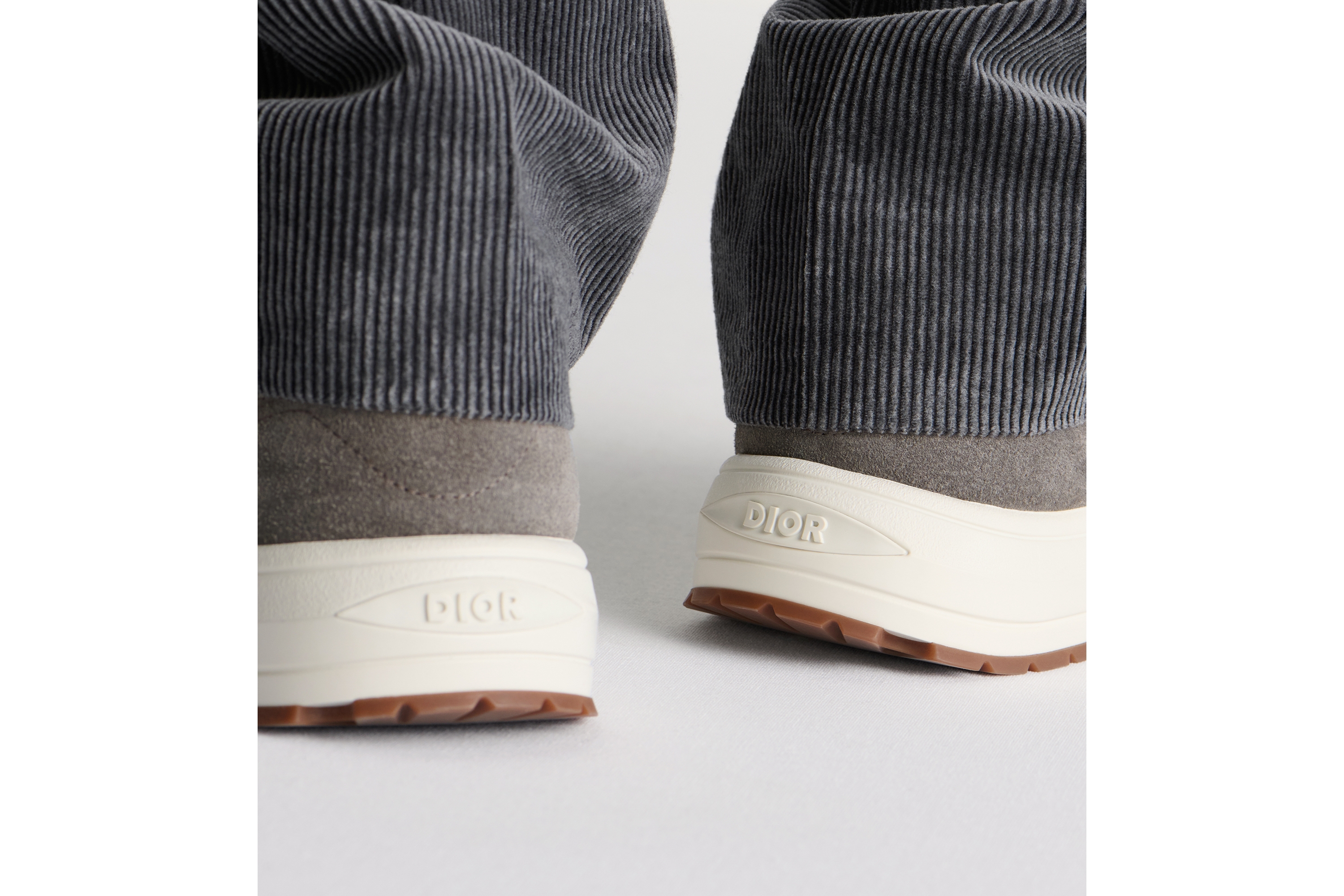 Look B80 Lounge Sneaker Gray Cannage Cashmere, Wool and Silk Knit with Gray Suede E24