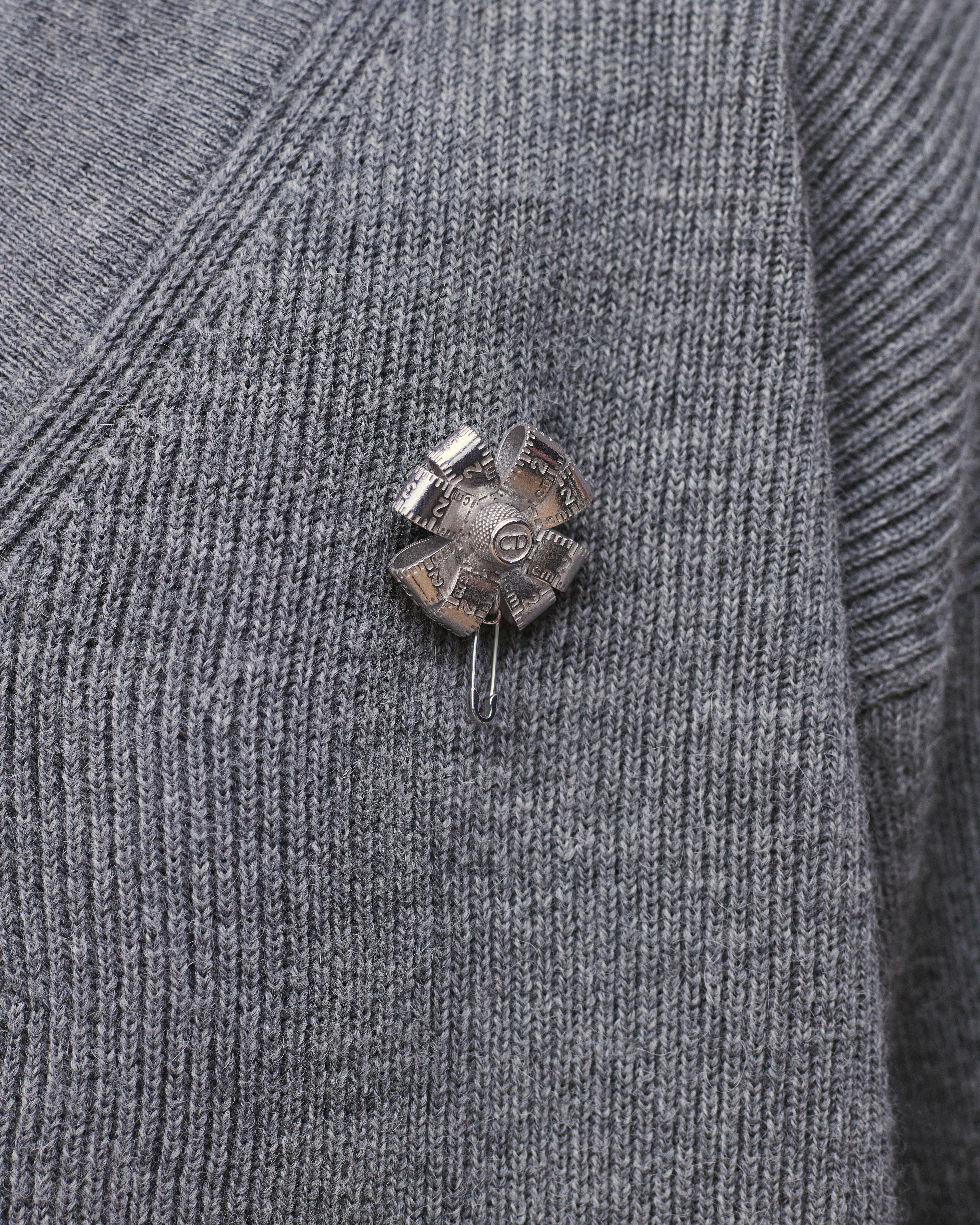 Look Dior Couture Charms Clover Brooch Silver E42