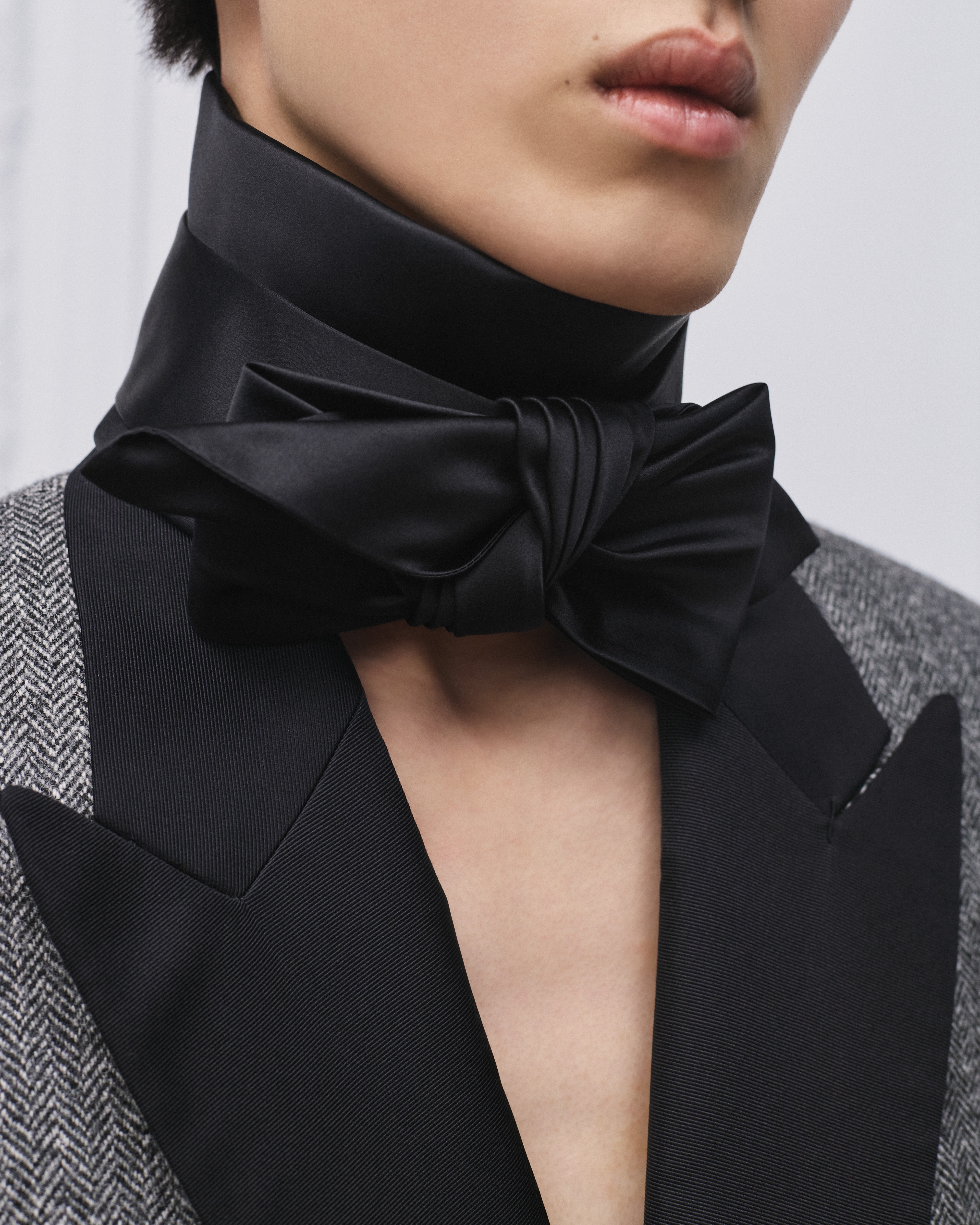 Neckband Black Duchesse Satin E35