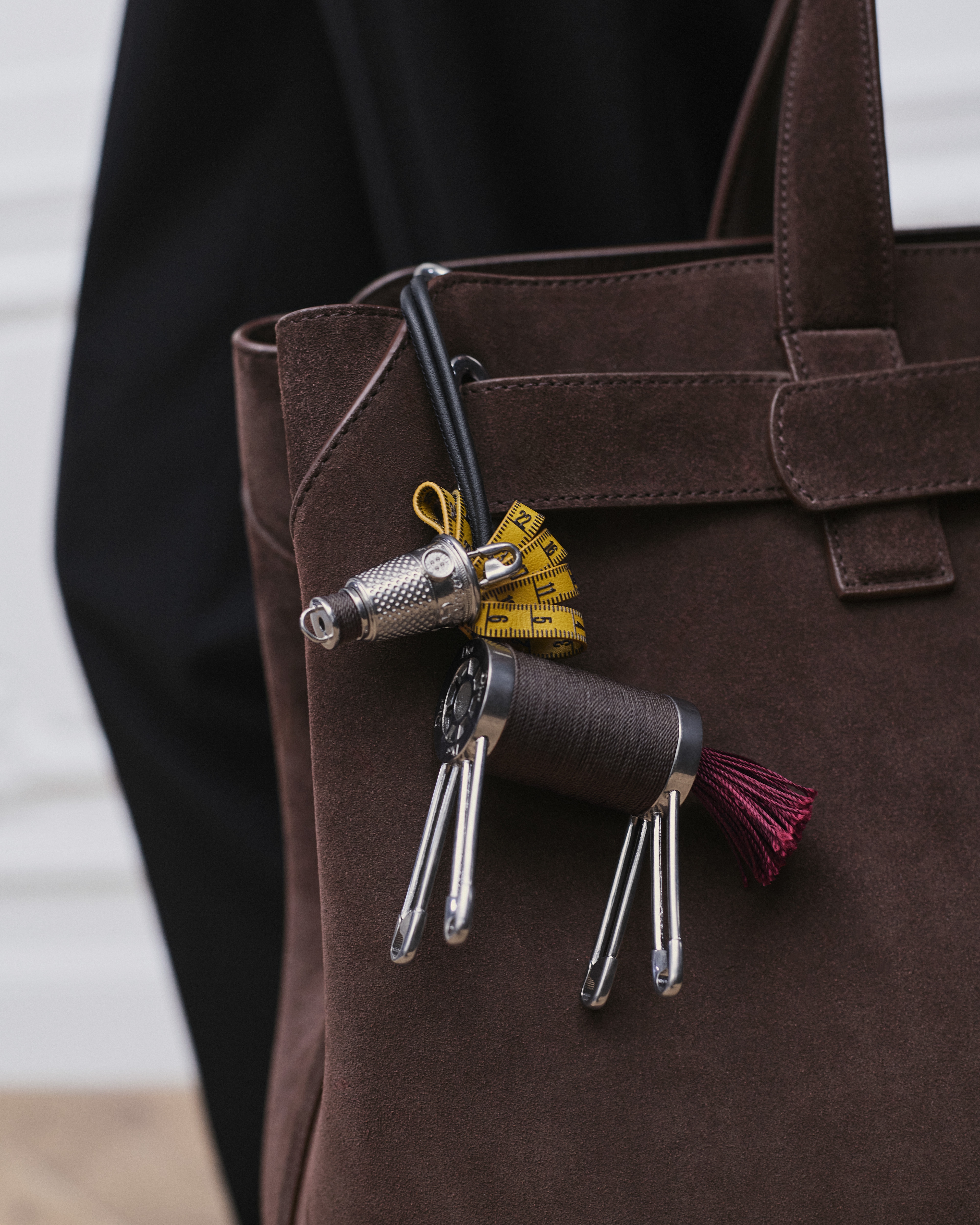 look_image_alt_prefix Paard-tasbedeltje Soepel zwart en geel kalfsleer en messing met zilverkleurige afwerking in vintagelook E43