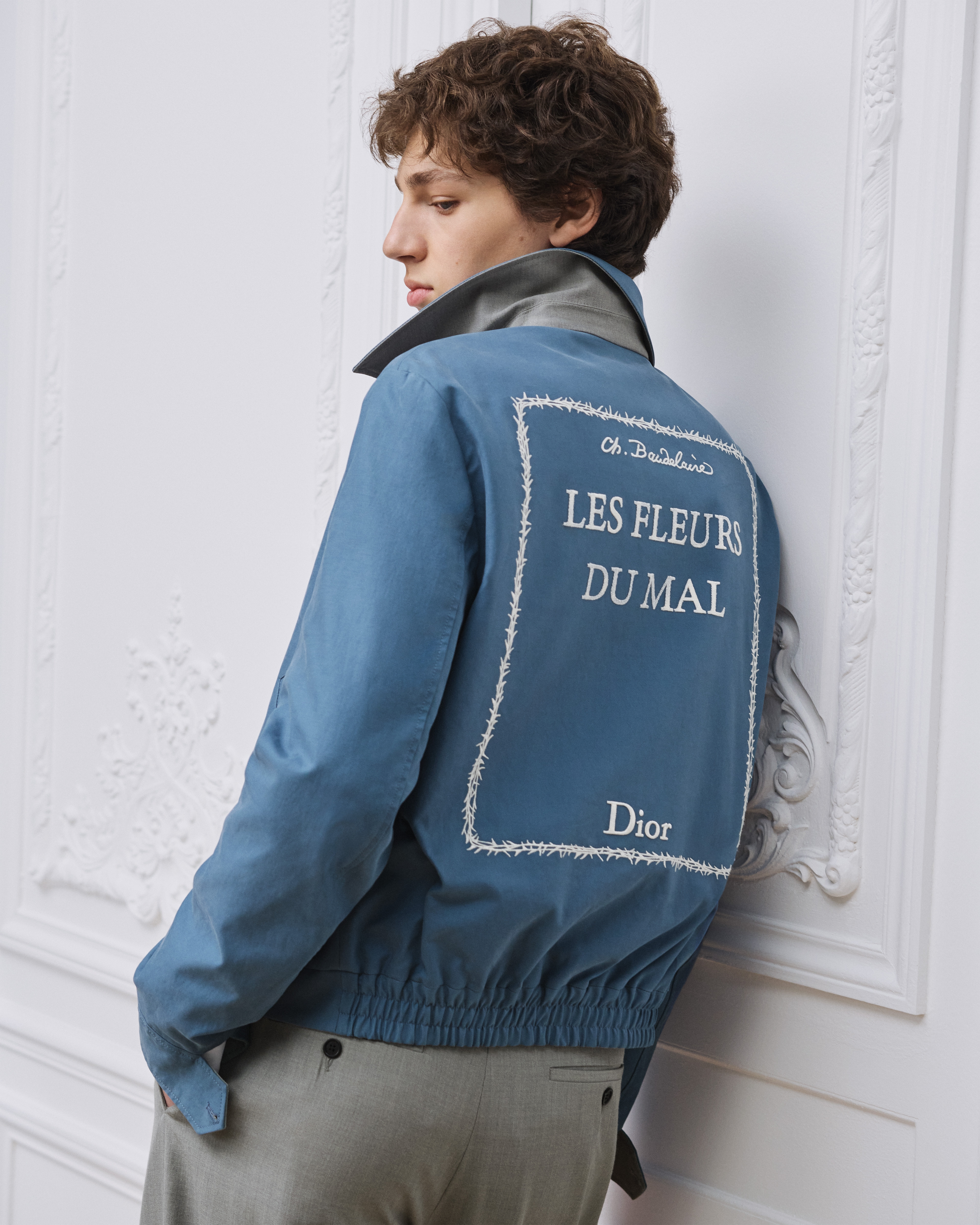 Veste zippée réversible à broderie Book Cover Sergé de laine vierge mélangée grise E03