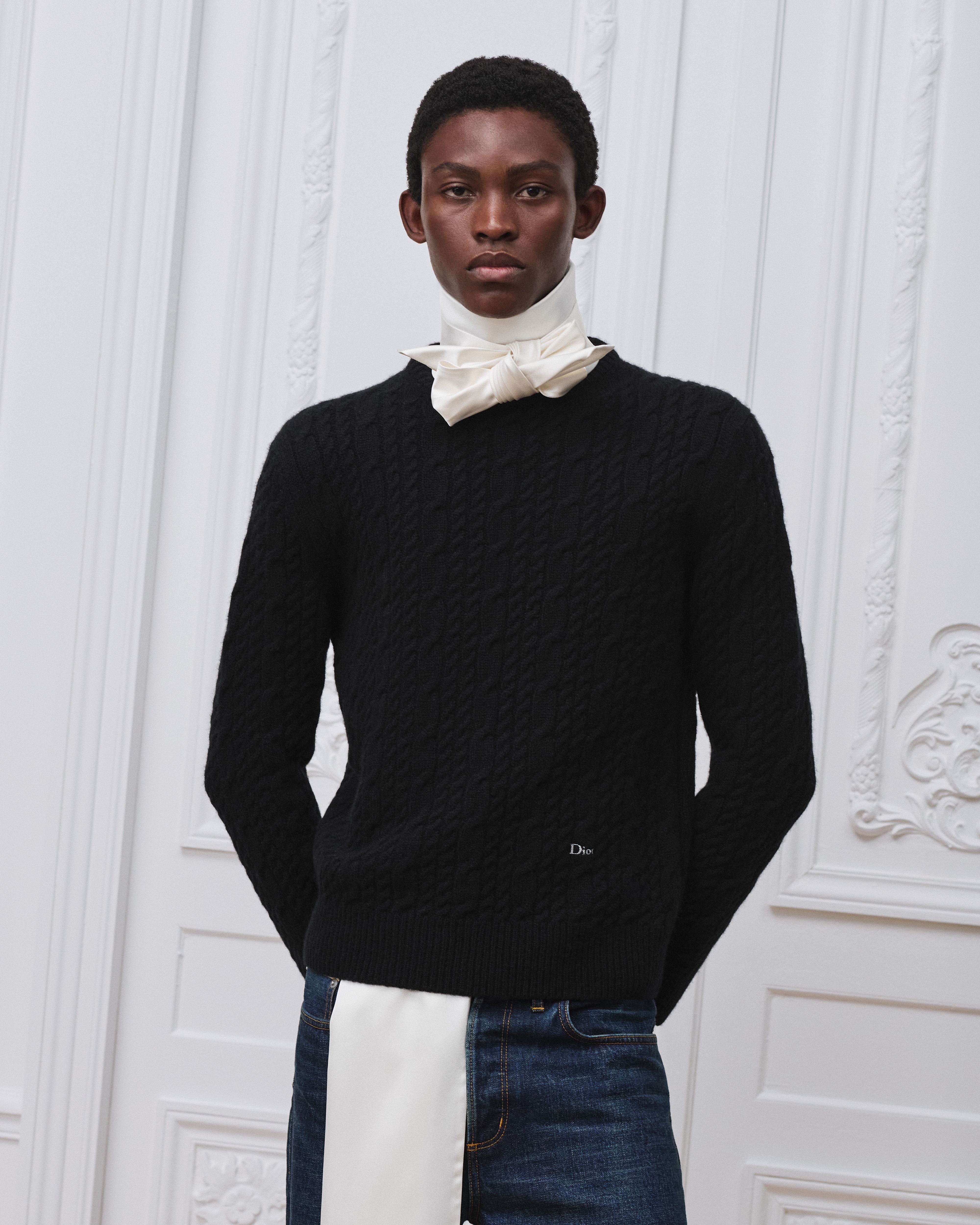 Pull à maille torsadée Maille de cachemire noir E07