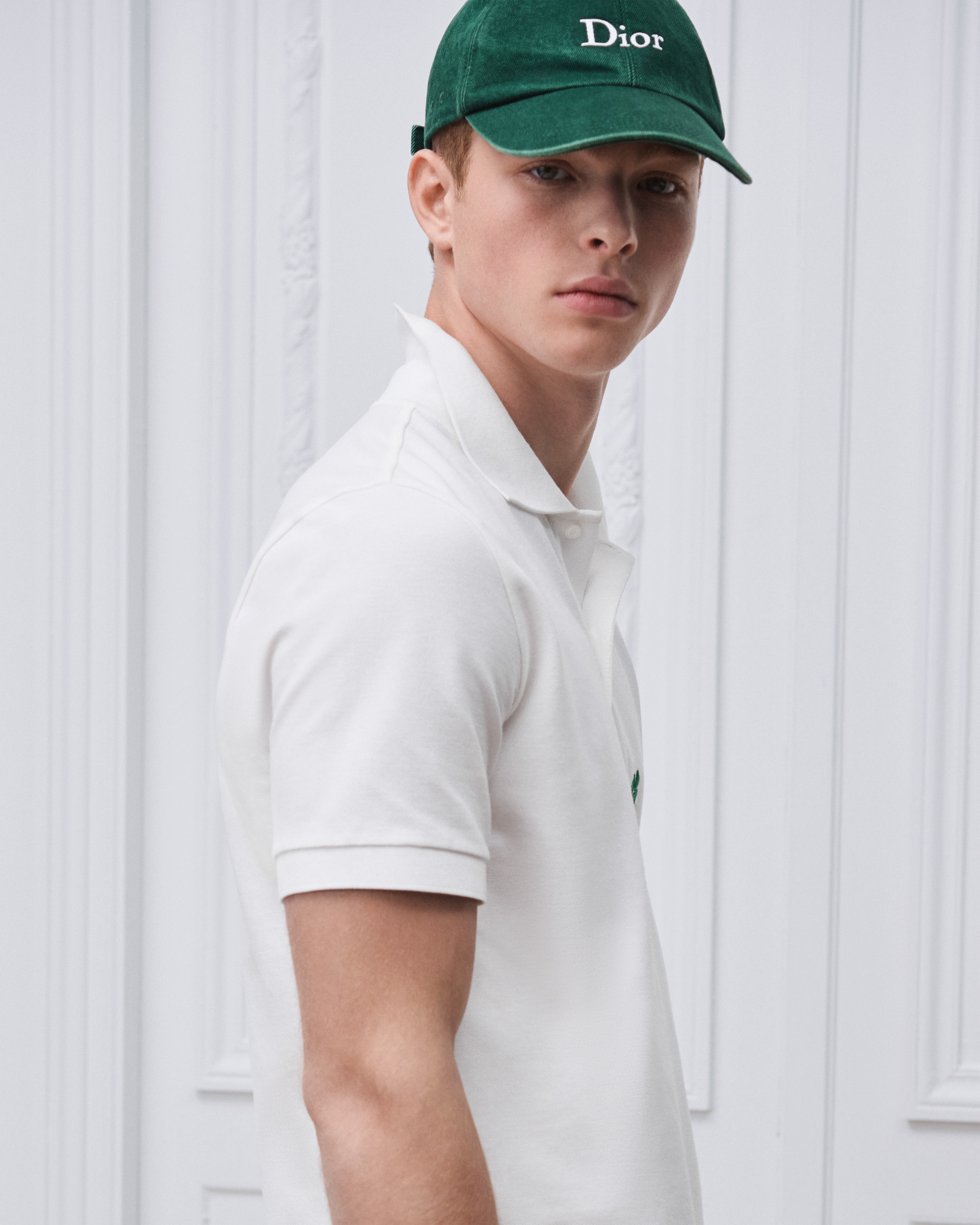 Look Polo à broderie Dior Clover Piqué de coton blanc E12