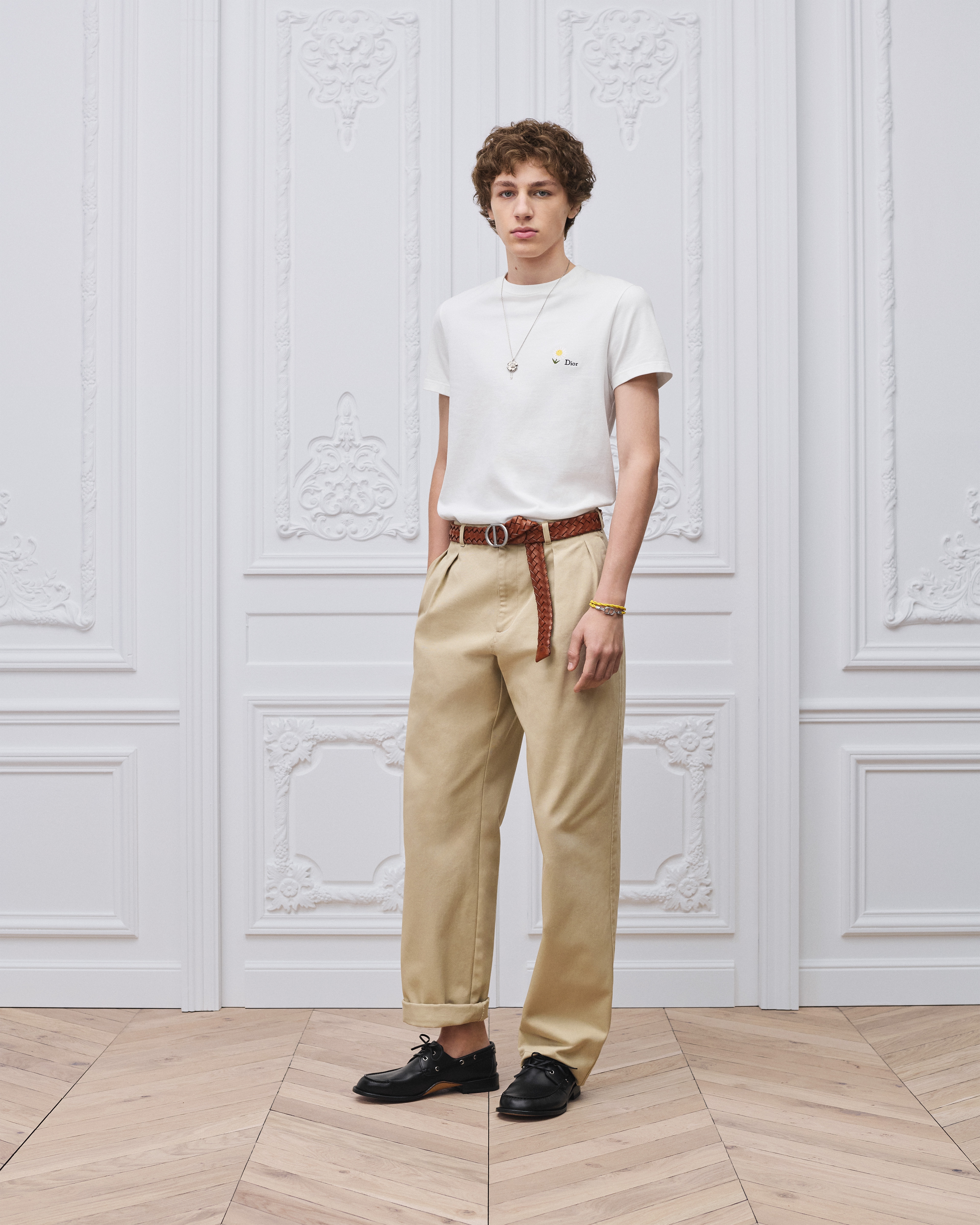 T-shirt à broderie marguerite, coupe regular Jersey de coton blanc E08