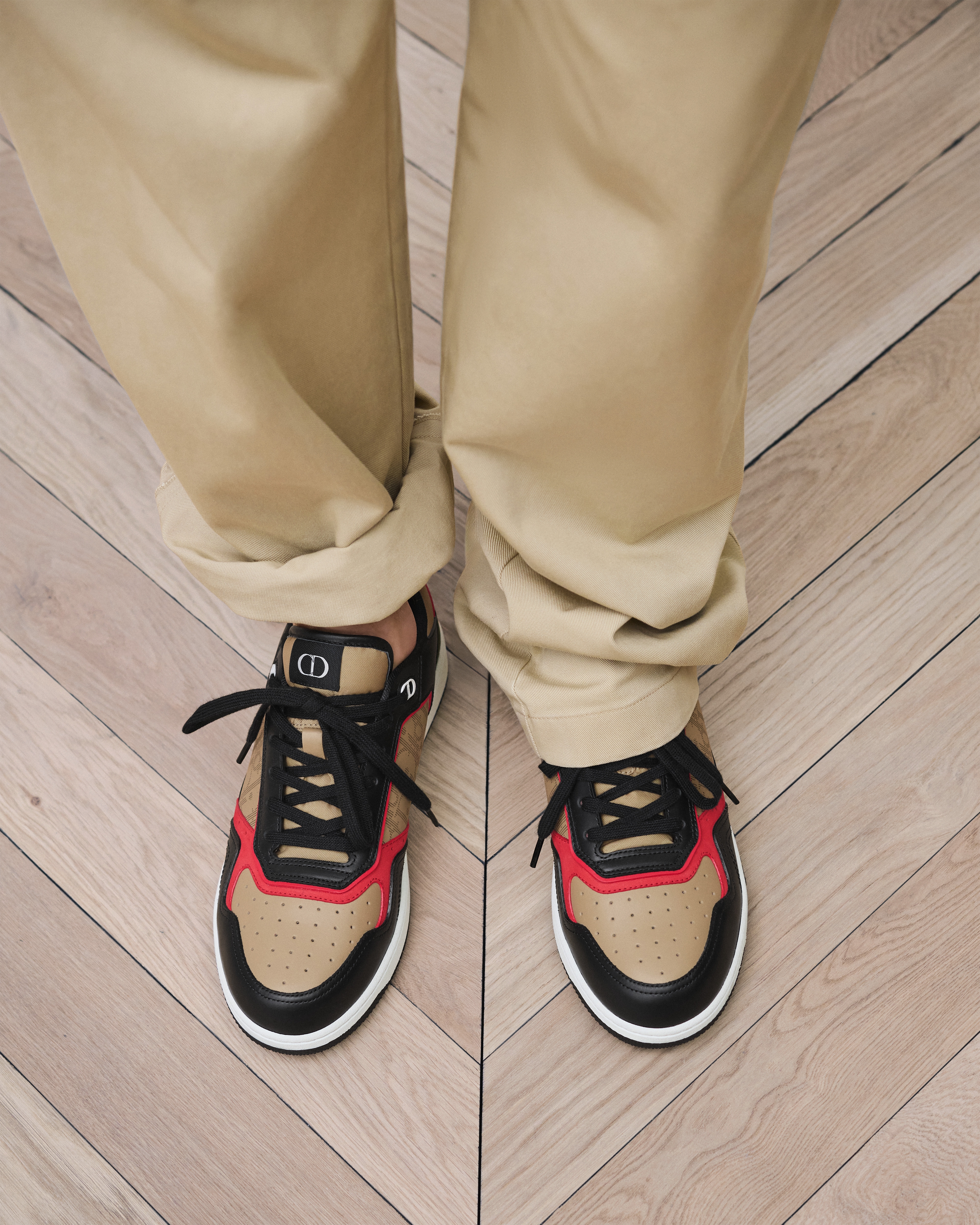 Look Dior Horseshoe Bracelet Red Cord and Silver-Finish Brass E23