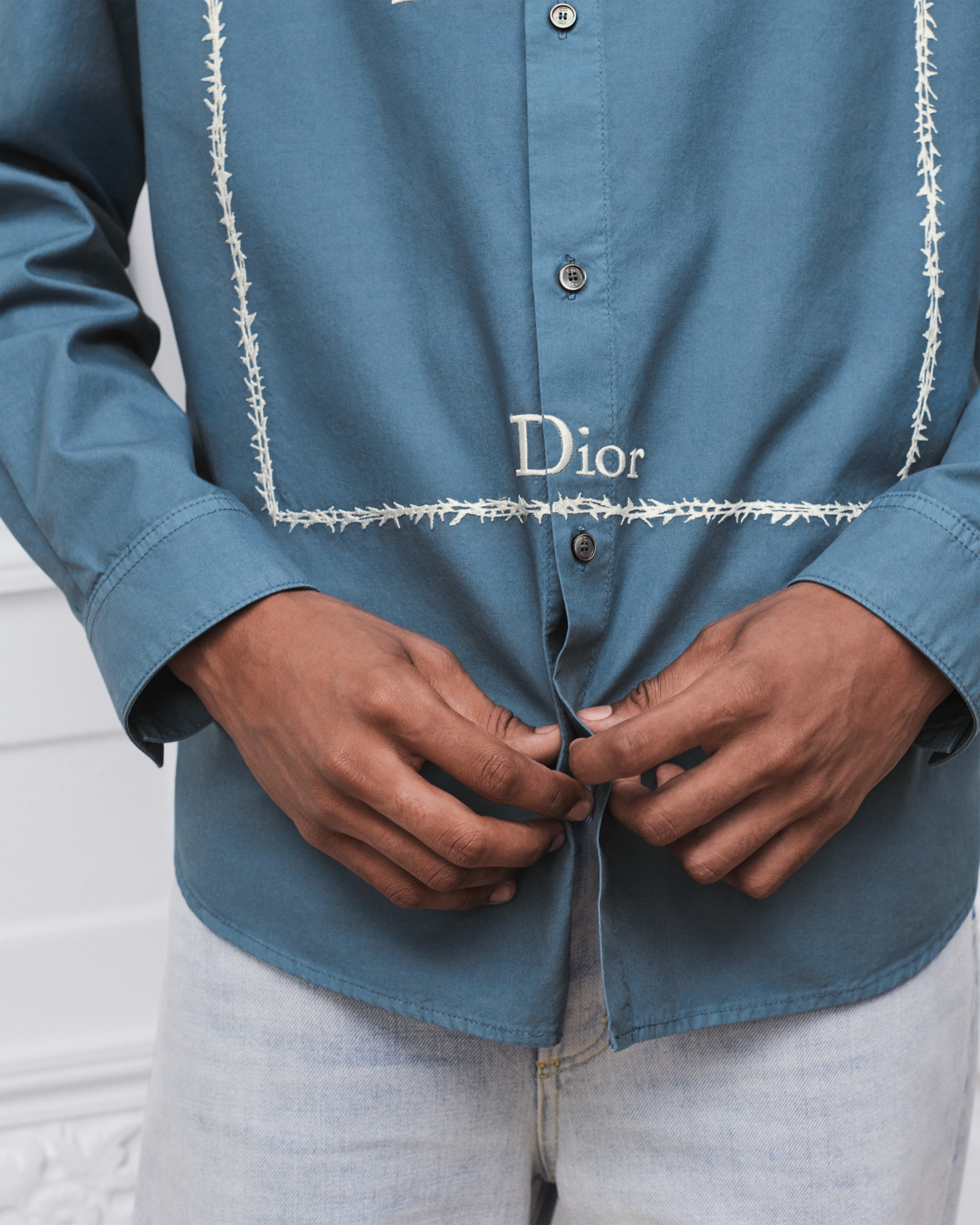 Surchemise à broderie Book Cover Toile de coton bleue et blanche E10