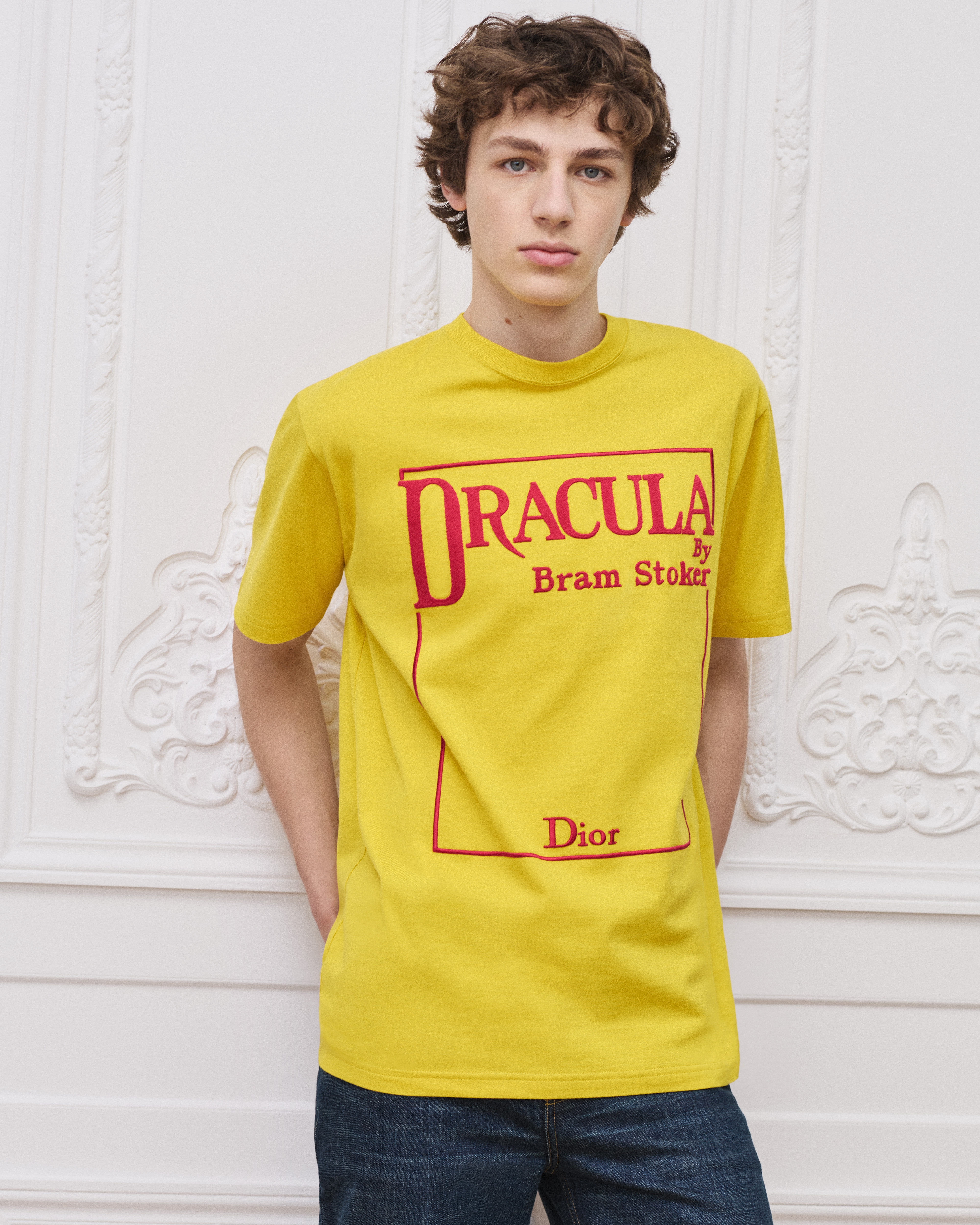 T-shirt à broderie Book Cover, coupe relax Jersey de coton jaune et rouge E07