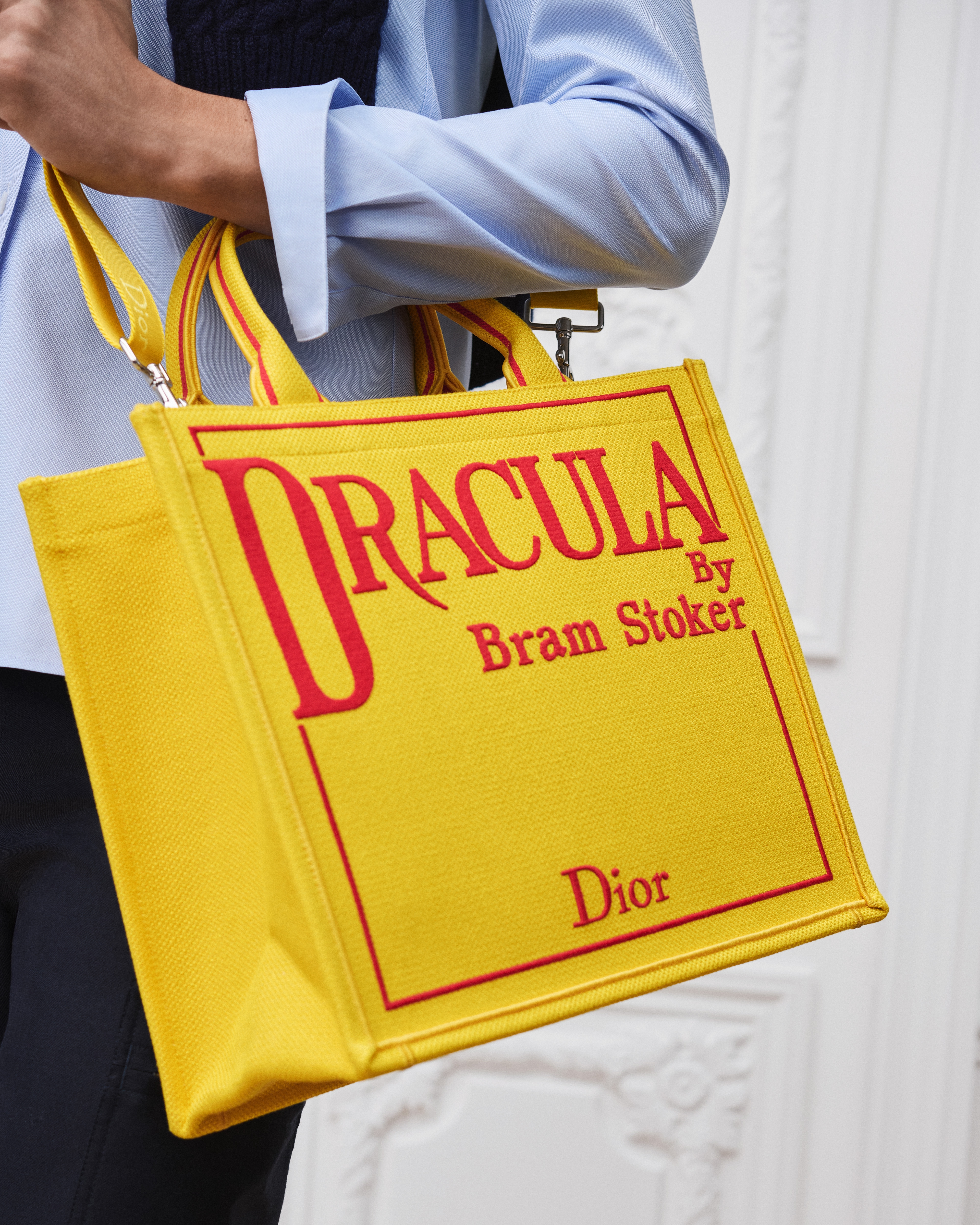 look_image_alt_prefix 中碼 Dior Book Tote 連肩帶 黃色和紅色 Book Cover 刺繡（36 x 31.5 x 14 厘米） E20