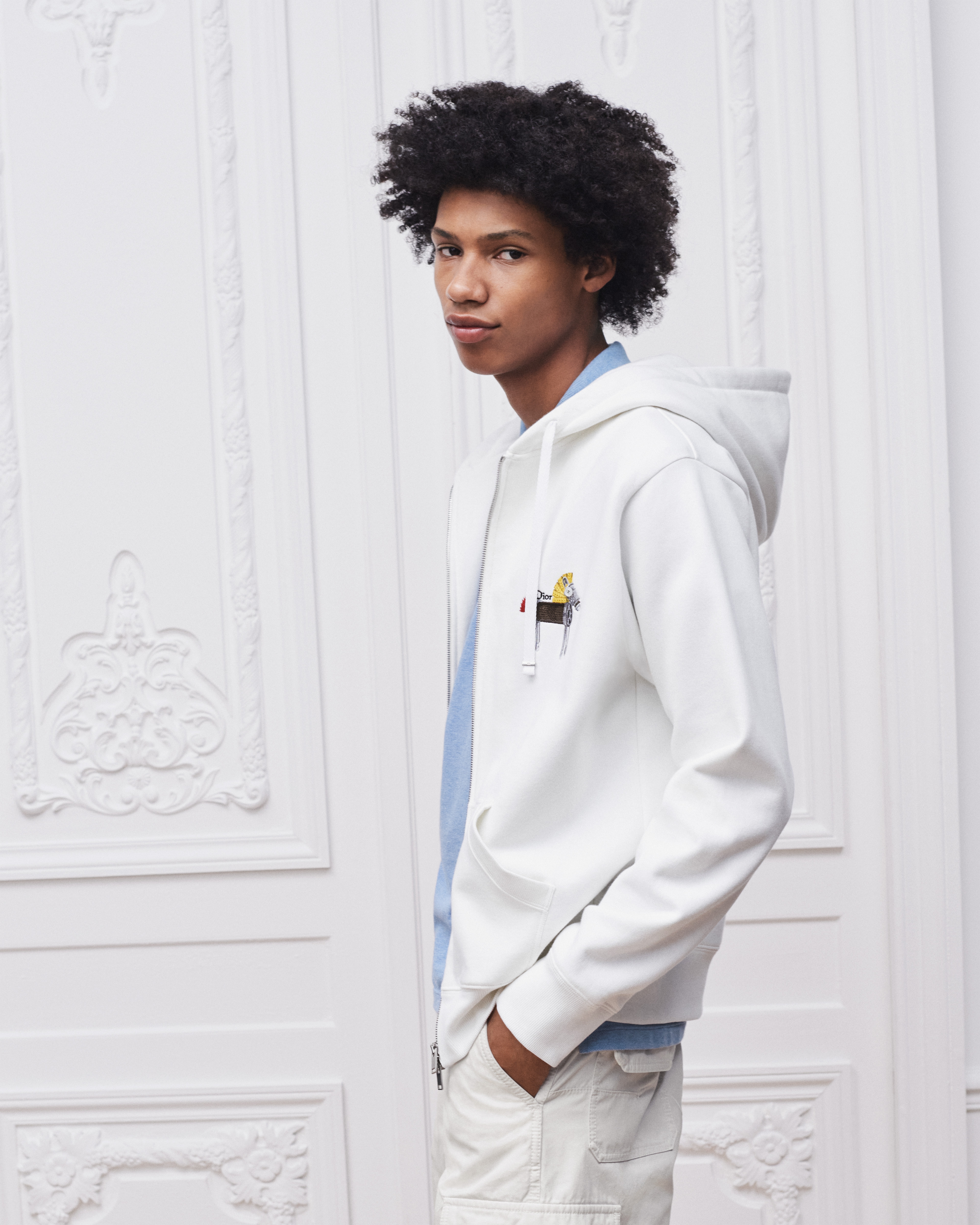 Look Sweatshirt à capuche zippé Molleton de coton blanc E01