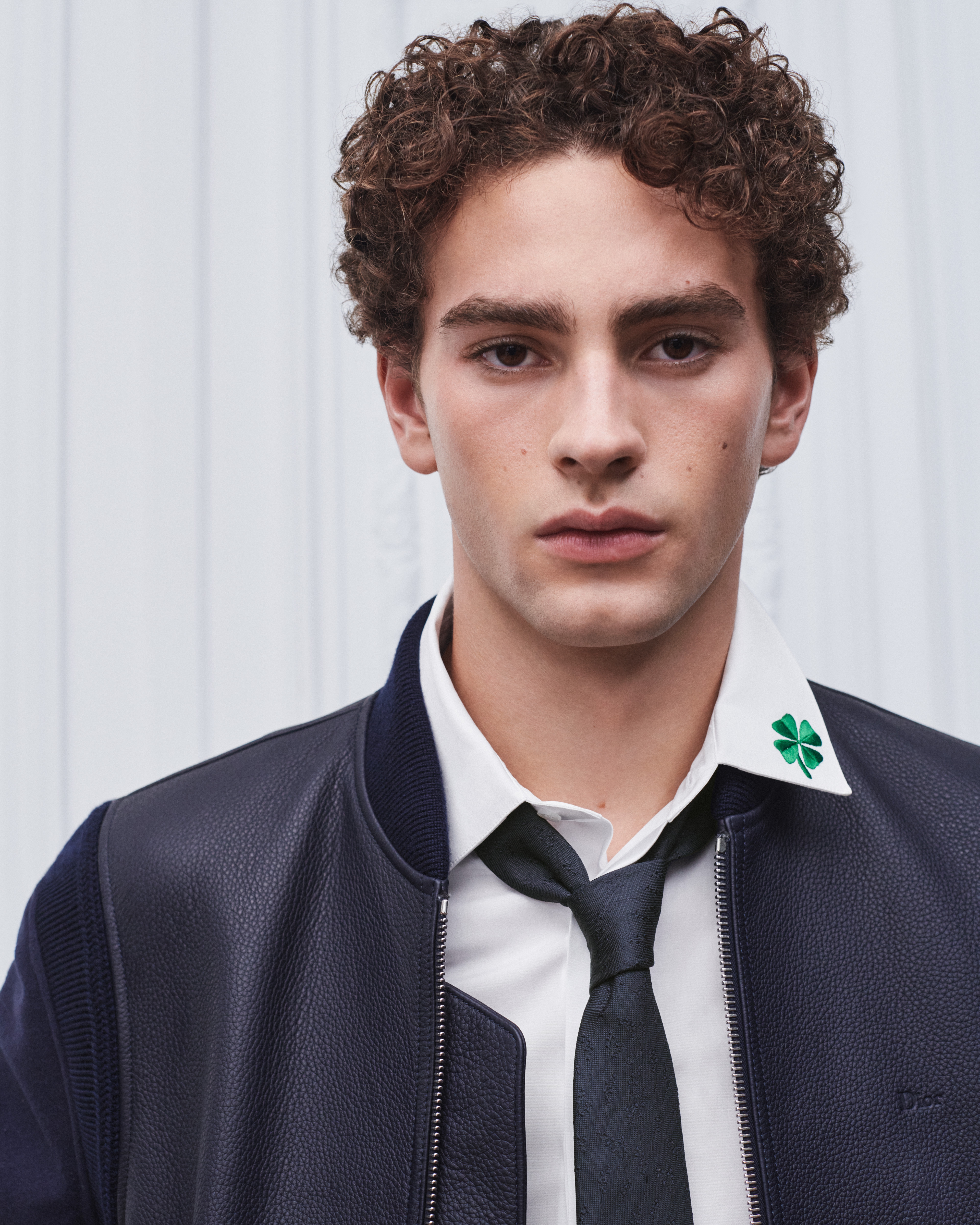 look_image_alt_prefix 鈴蘭領帶 海軍藍絲綢 E36