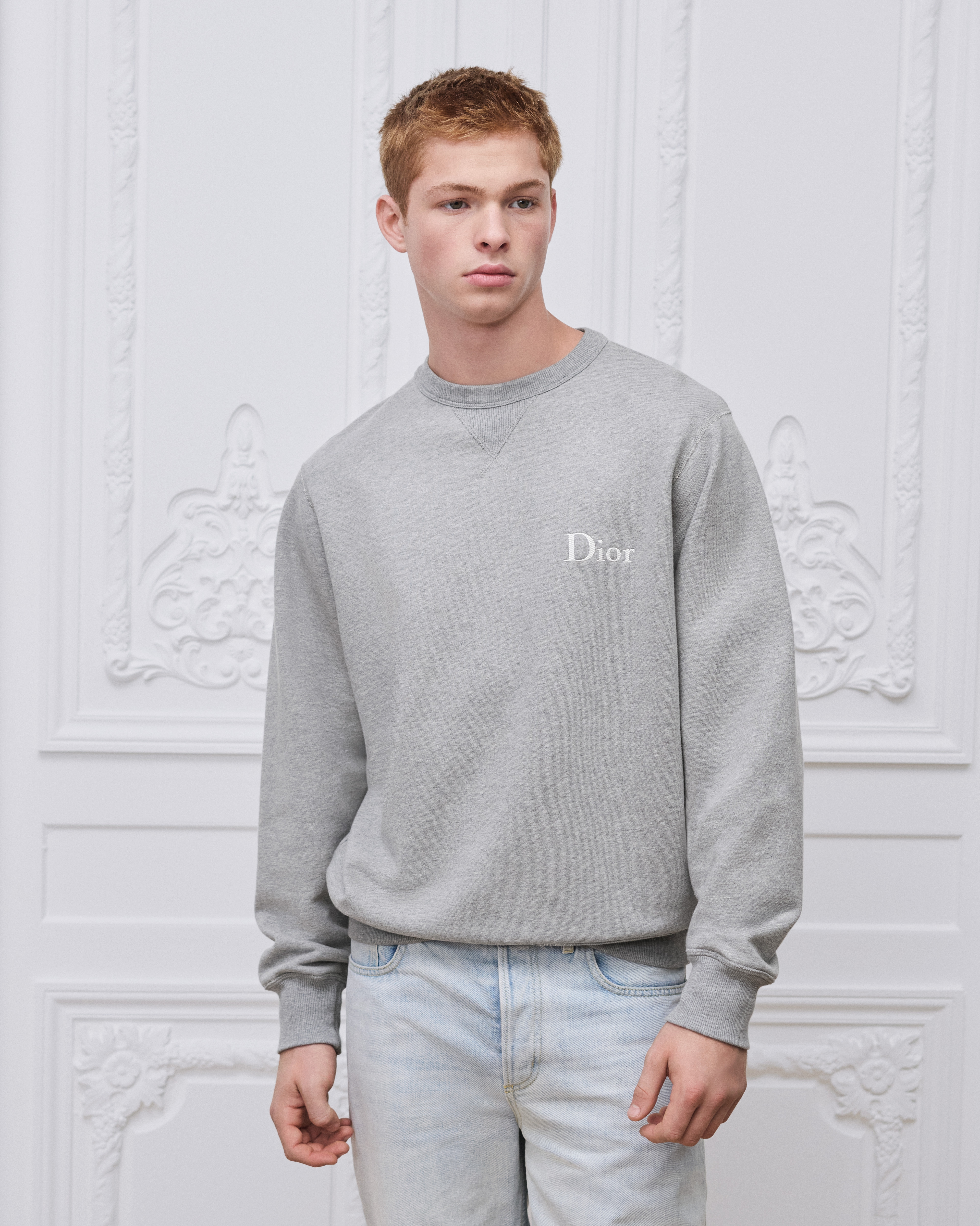 look_image_alt_prefix 寬鬆剪裁 Dior 刺繡運動上衣 灰色棉質刷毛布 E07