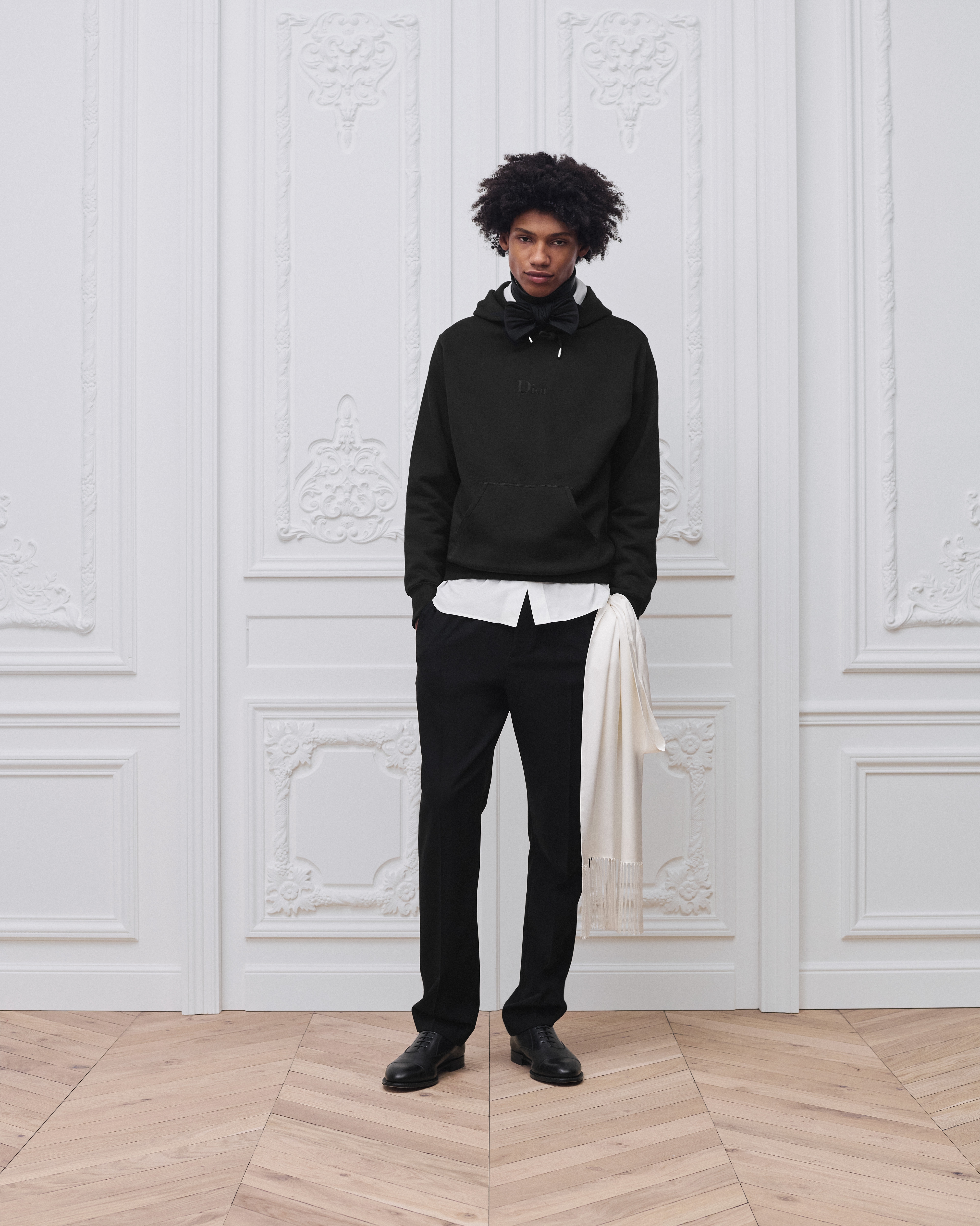 look_image_alt_prefix 寬鬆剪裁 Dior 刺繡連帽運動上衣 黑色棉質刷毛布 E02