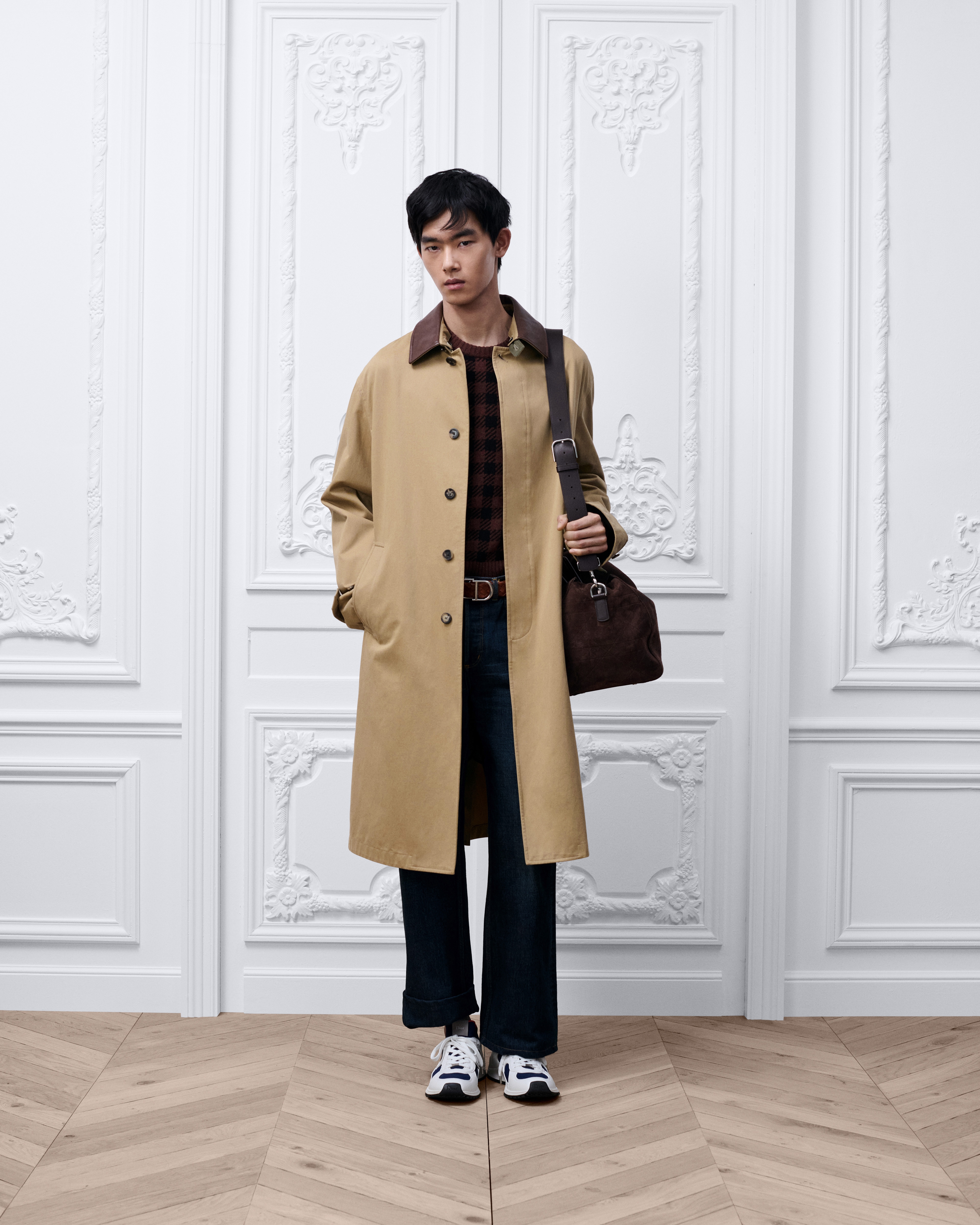 look_image_alt_prefix Dior 刺繡經典大衣 米色棉質斜紋布 E02