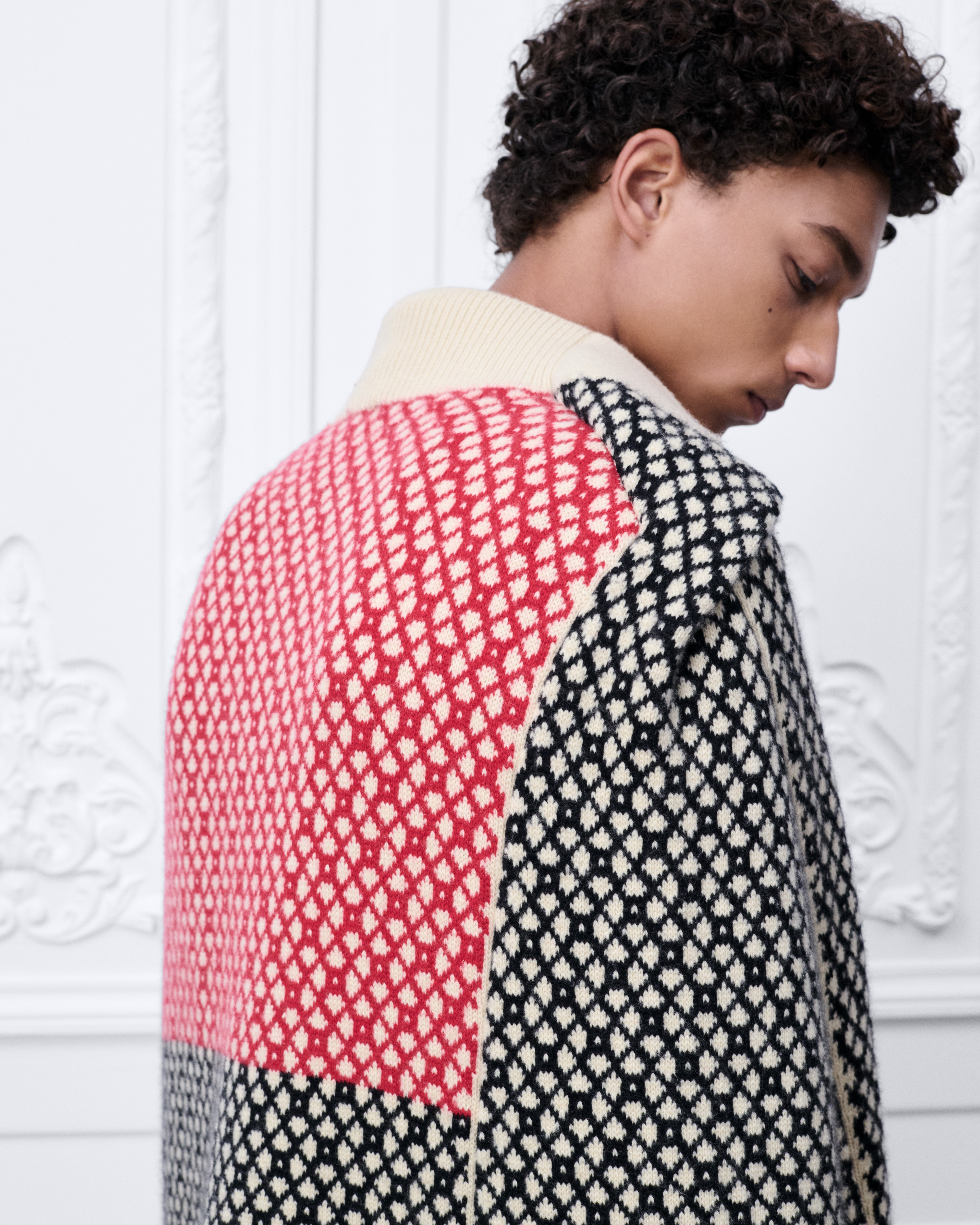 Cape Jacquard de cachemire écru et noir E09