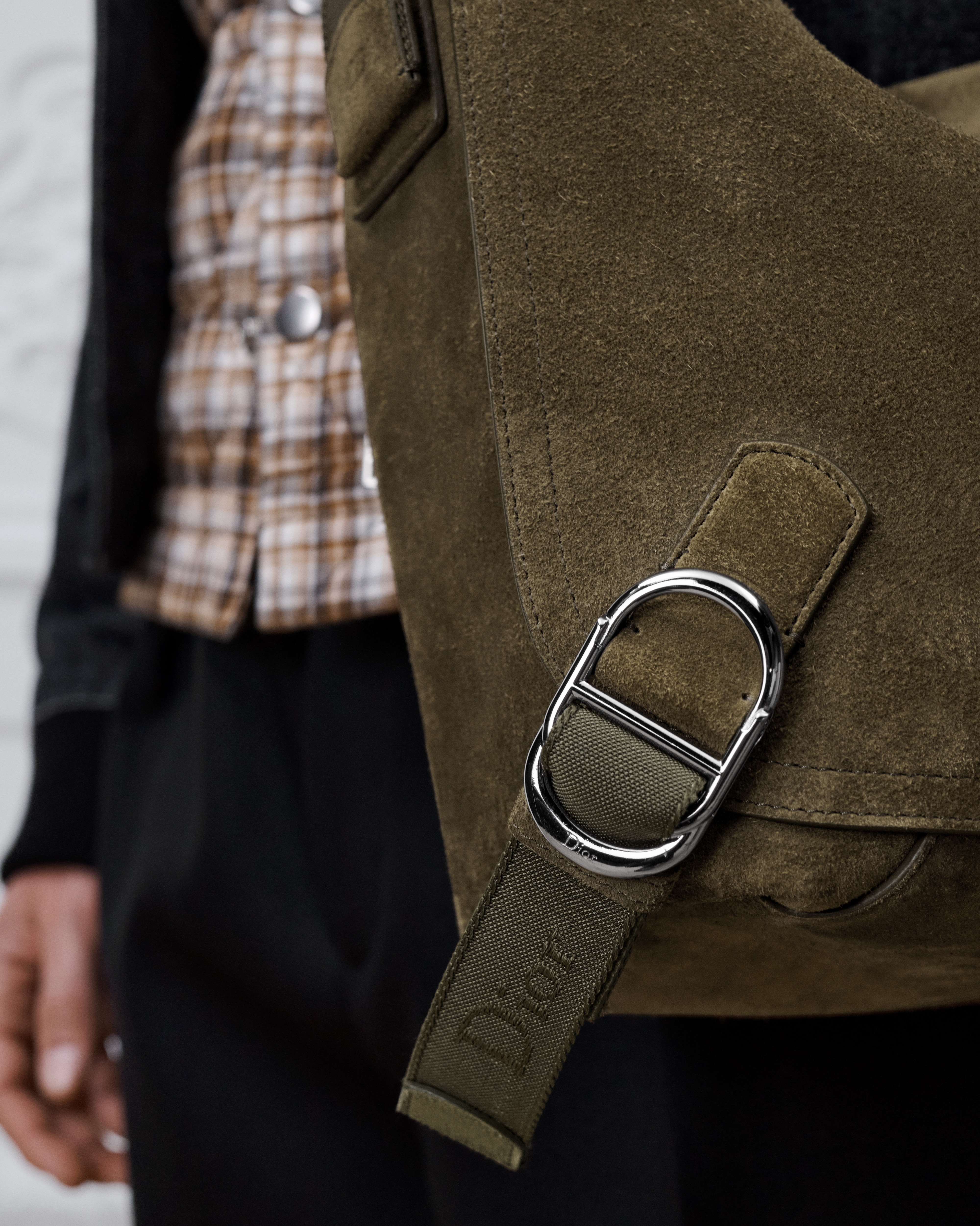 Borsa messenger media Dior Jett con pattina